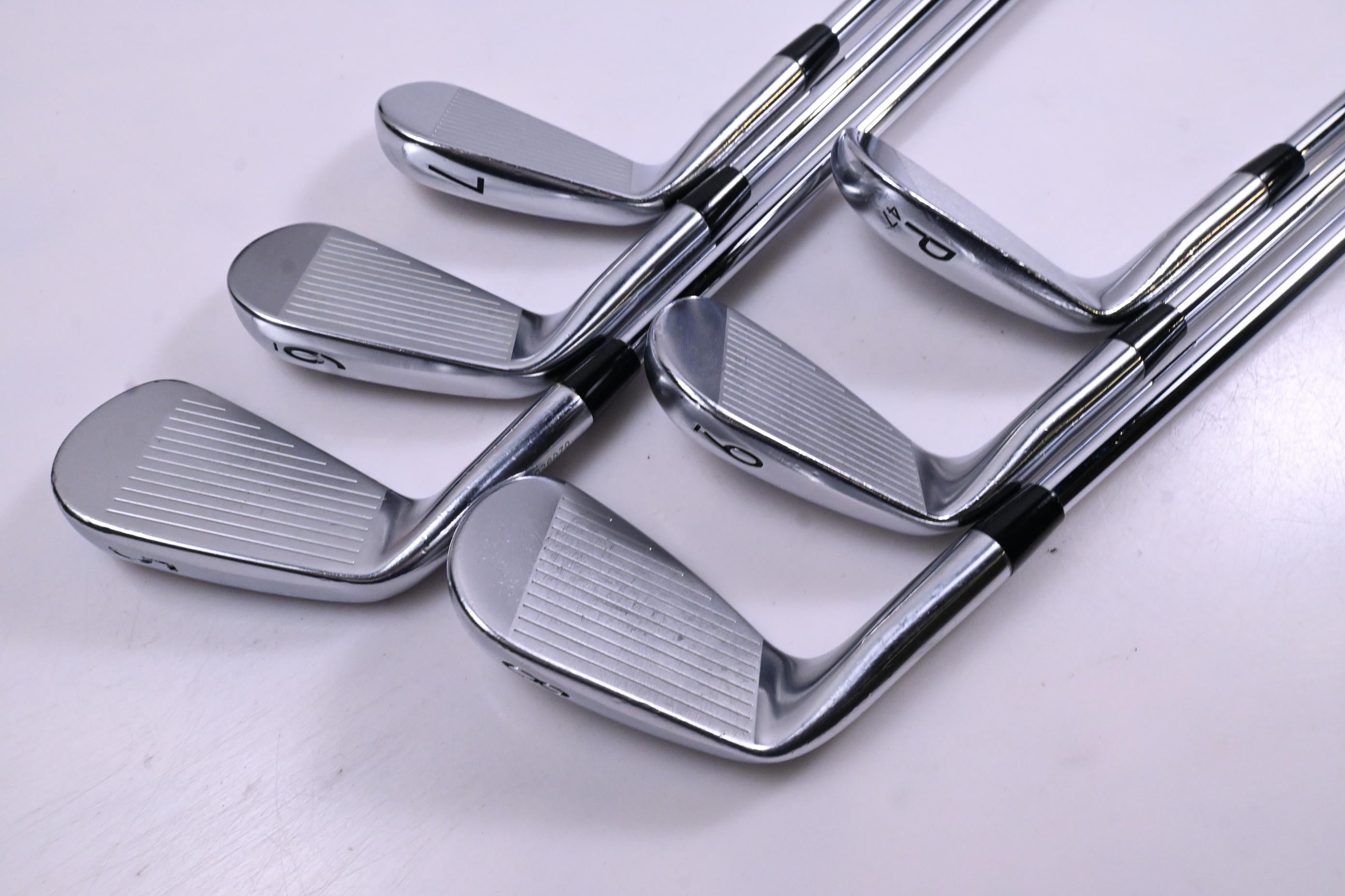 Titleist CB/MB 620 Irons / 5-PW / Stiff Flex AMT Tour White S300 Shafts