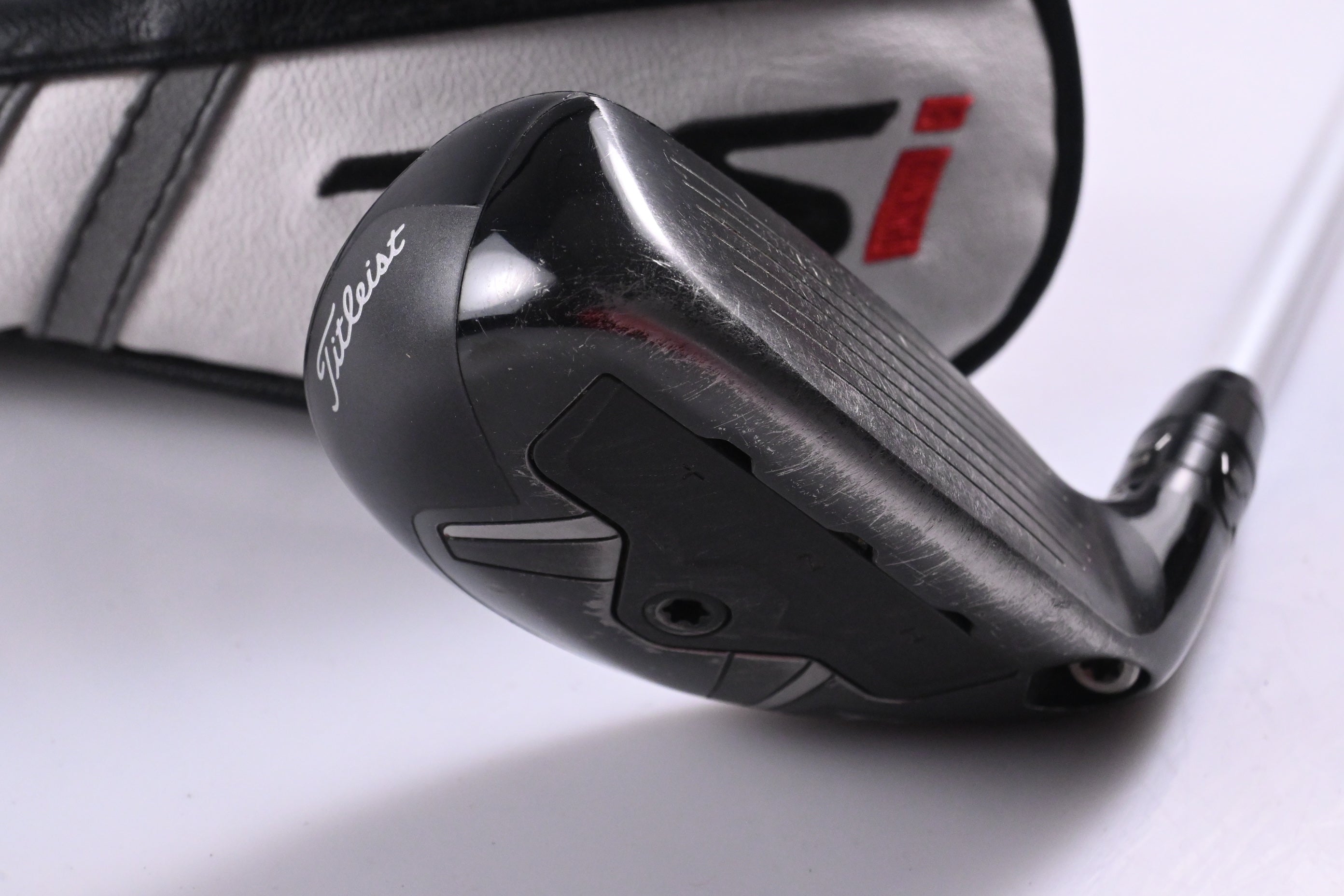 Titleist TSi3 #2 Hybrid / 18 Degree / Regular Flex Aldila Ascent Ultralite 50