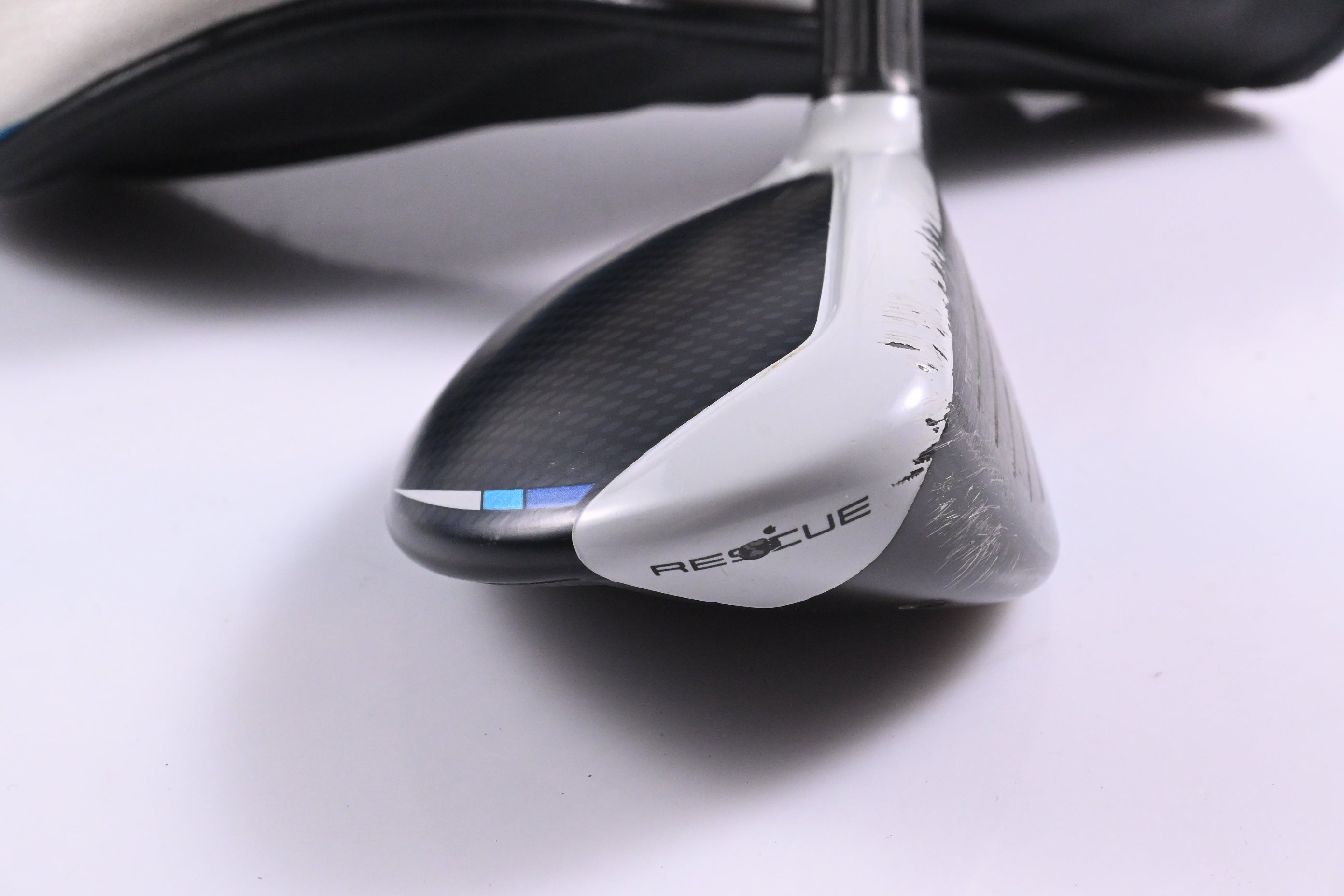 Taylormade SIM2 Max #4 Hybrid / 22 Degree / Stiff Flex Ventus Blue 7 Shaft