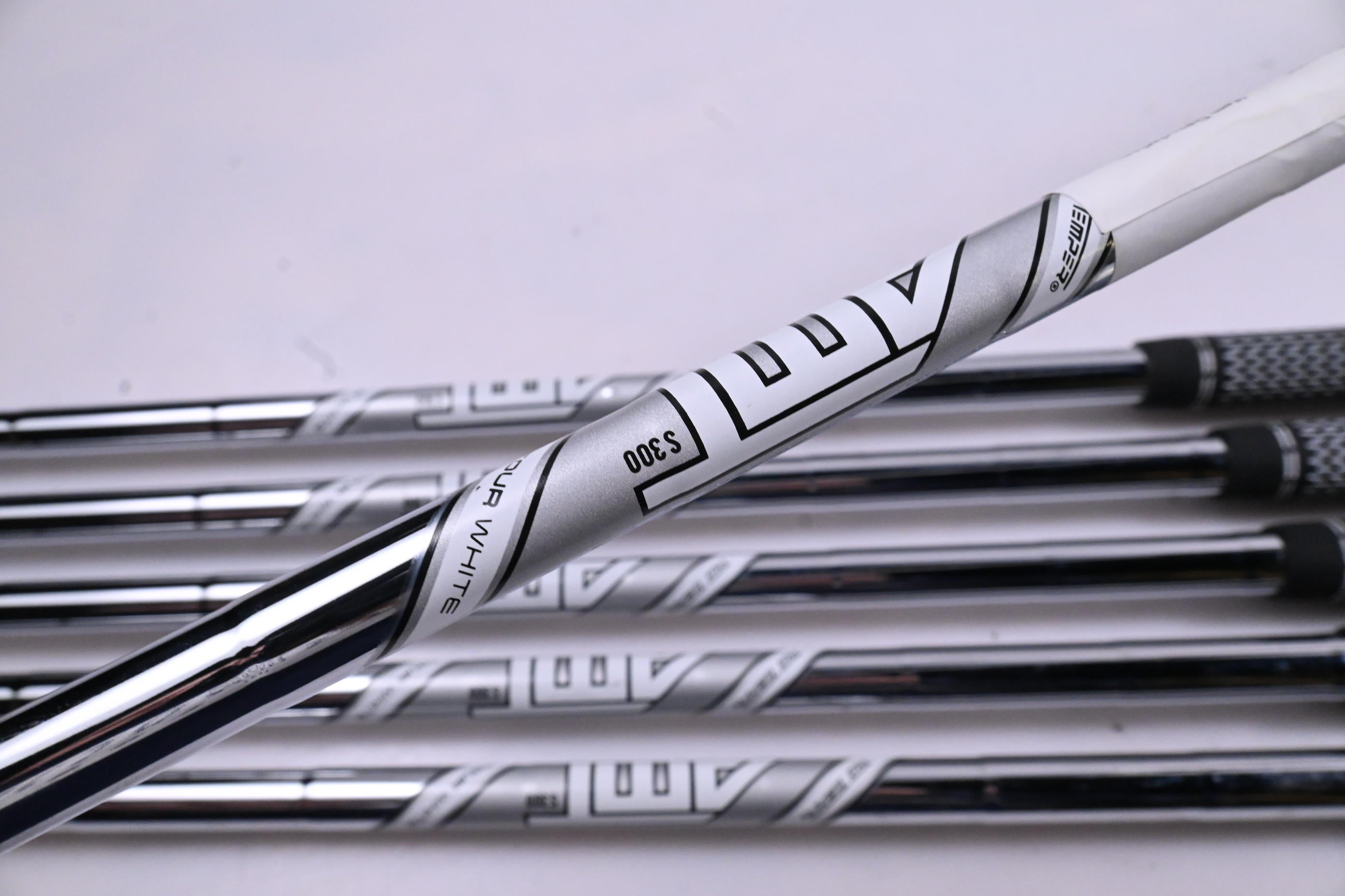Titleist CB/MB 620 Irons / 5-PW / Stiff Flex AMT Tour White S300 Shafts