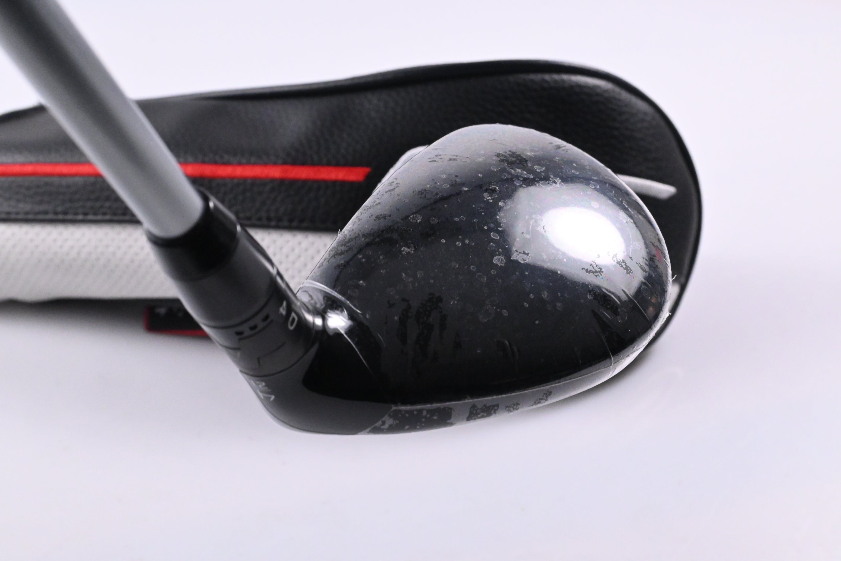 Titleist GT2 #4 Hybrid / 21 Degree / Regular Flex Fujikura Air Speeder 50 Shaft