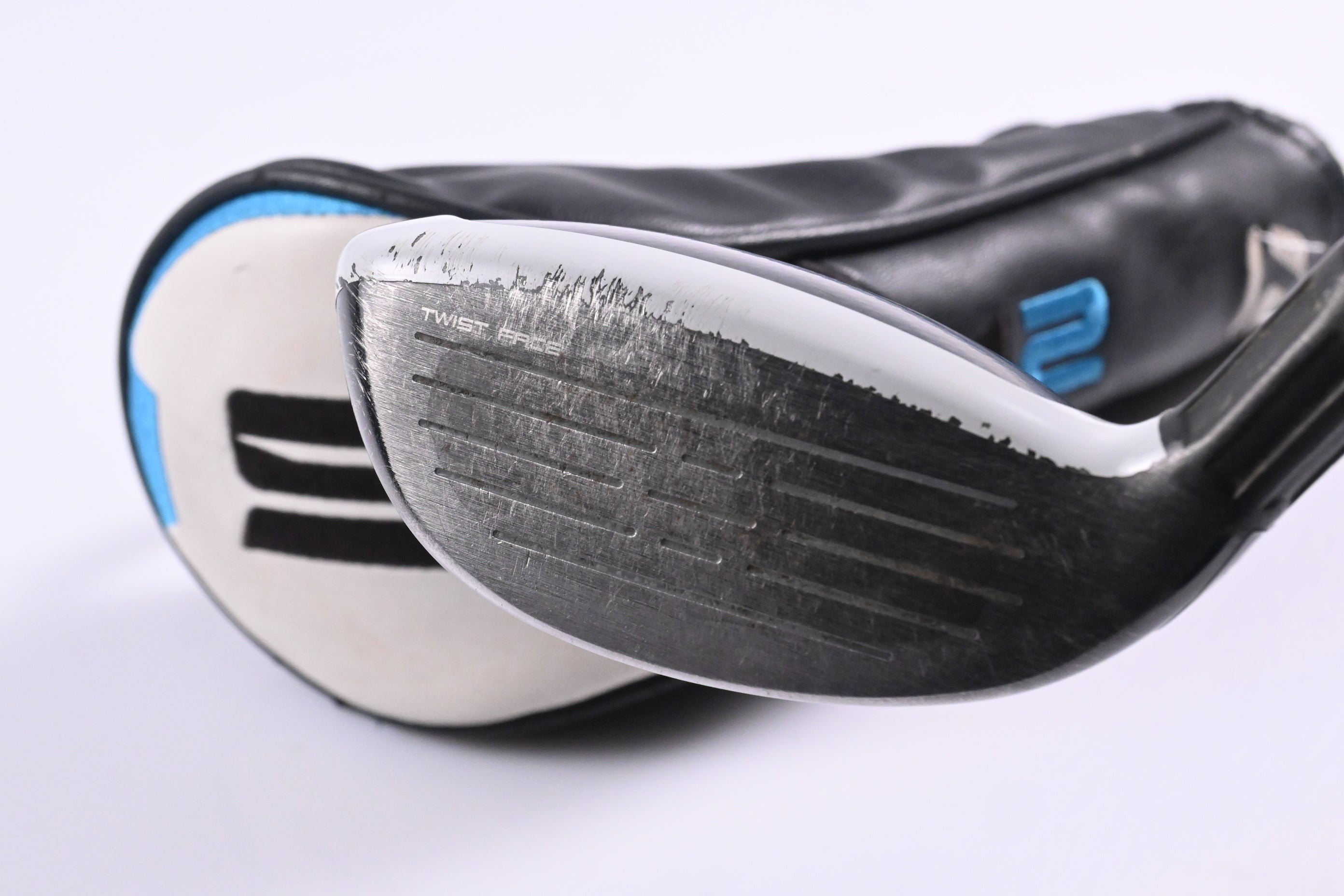 Taylormade SIM2 Max #4 Hybrid / 22 Degree / Stiff Flex Ventus Blue 7 Shaft