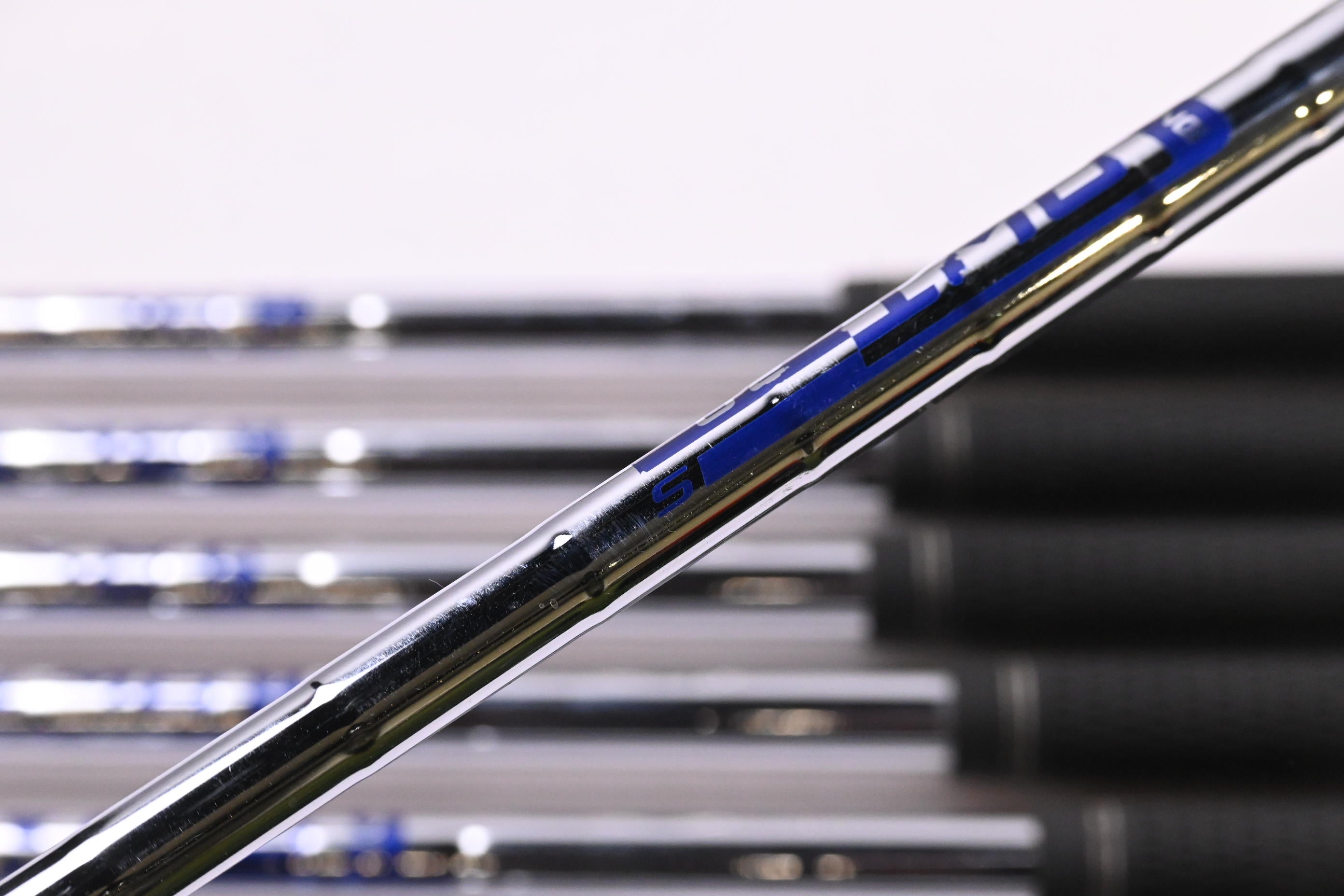 Ping G400 Irons / 5-PW+GW+SW / Silver Dot / Stiff Flex Ping AWT 2.0 Shafts