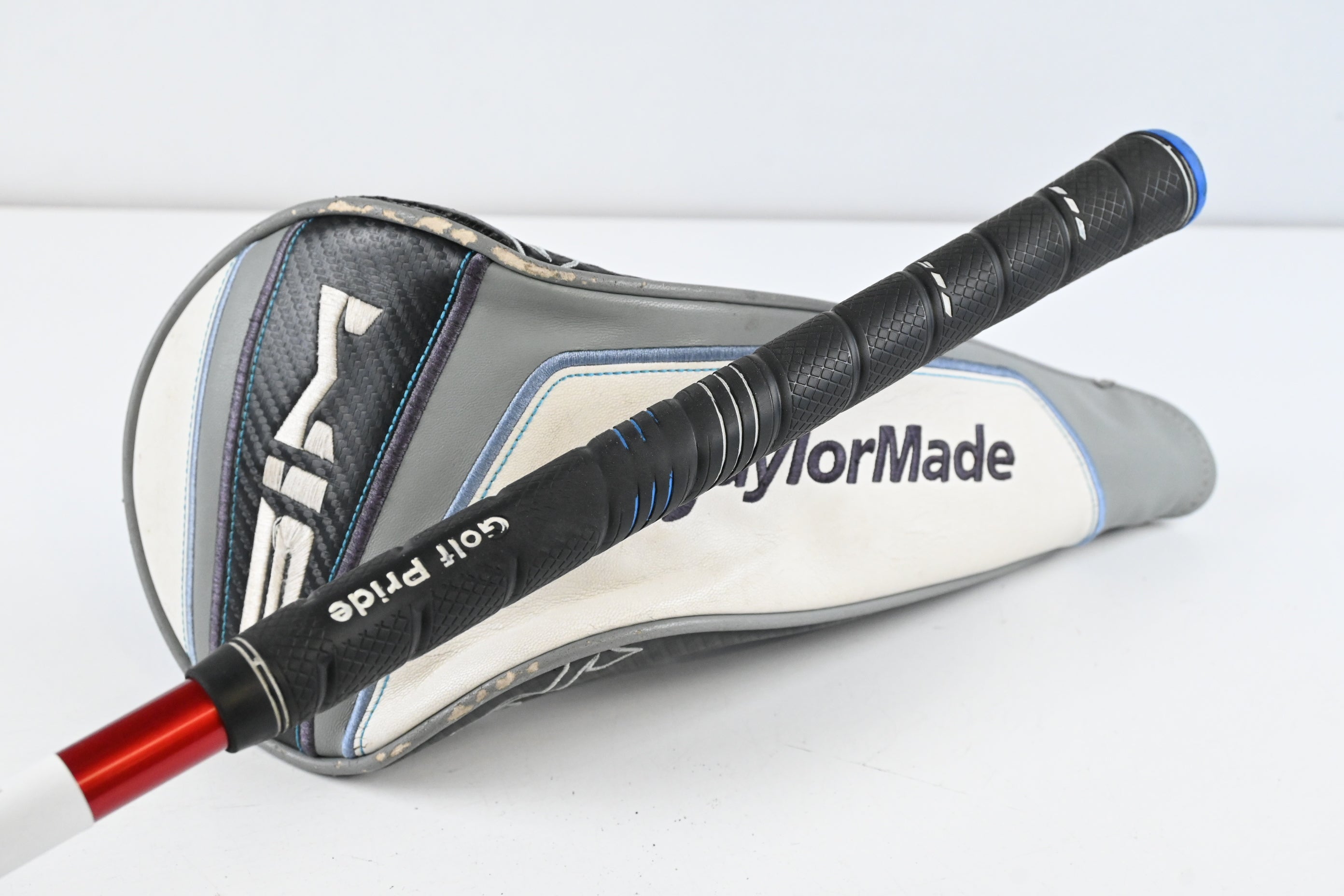 Taylormade SIM Max Driver / 10.5 Degree / Regular Flex Fujikura Ventus Red 5