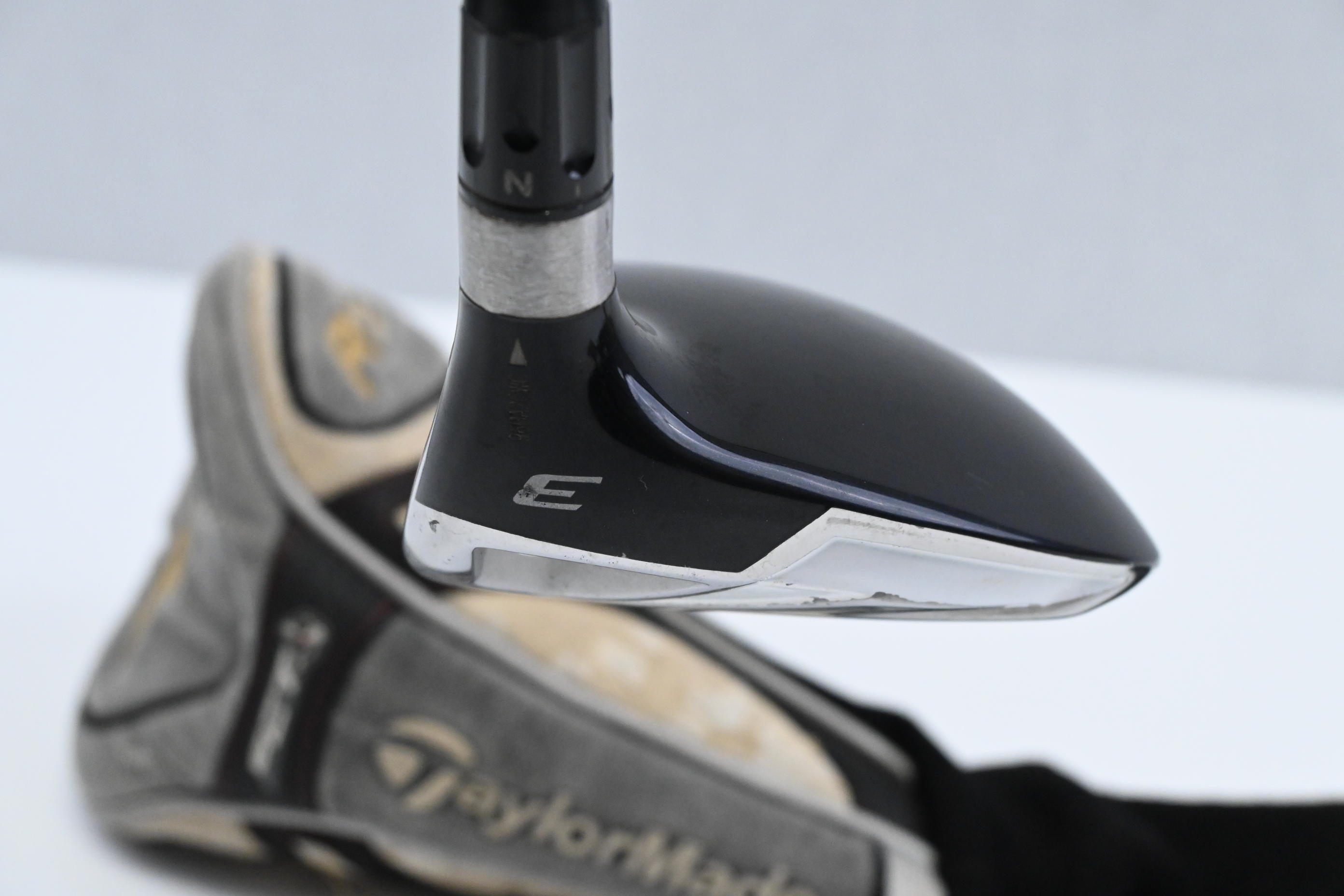 Taylormade R9 #3 Wood / 15 Degree / Stiff Flex Fujikura Motore 70 Shaft