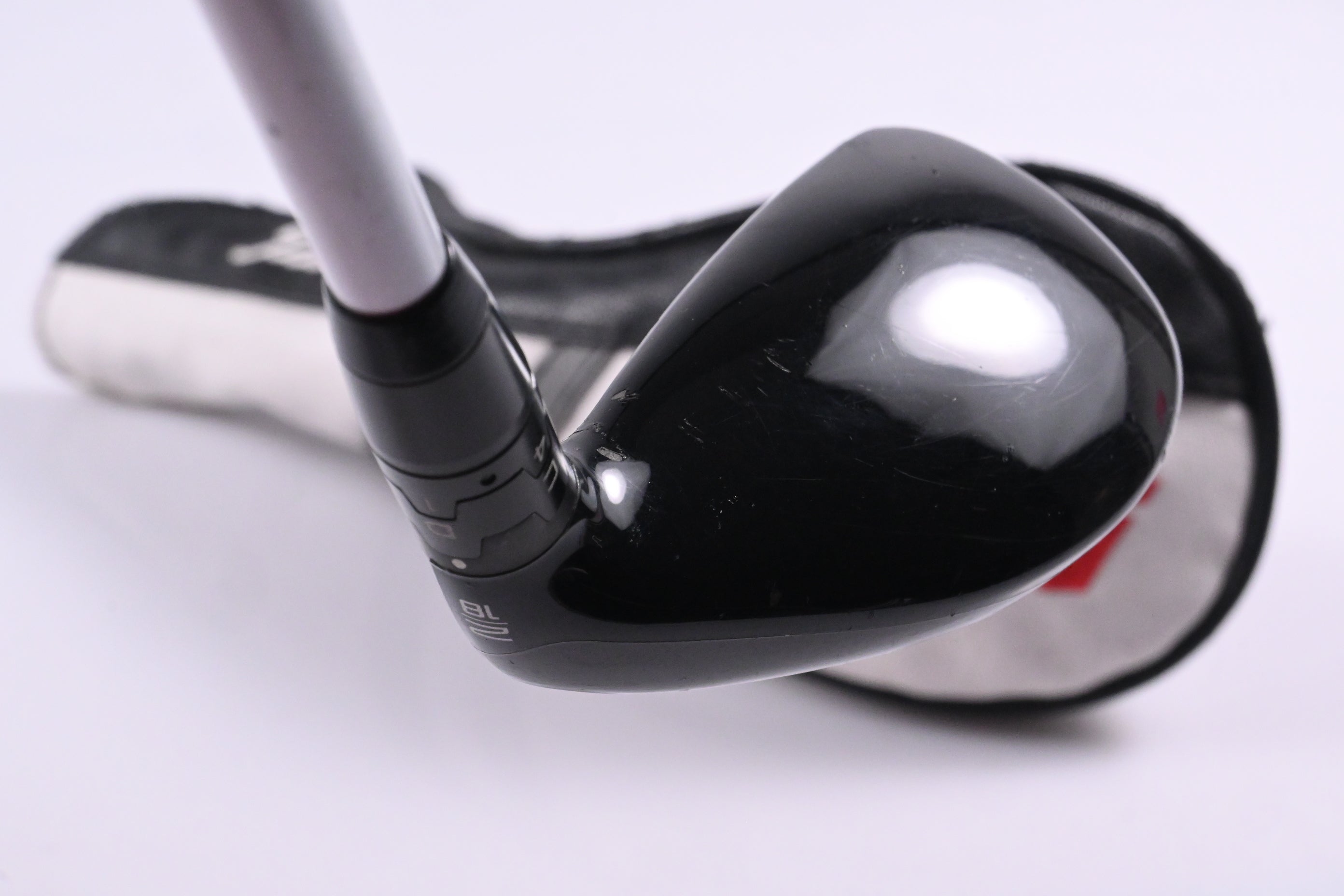 Titleist TSi3 #2 Hybrid / 18 Degree / Regular Flex Aldila Ascent Ultralite 50
