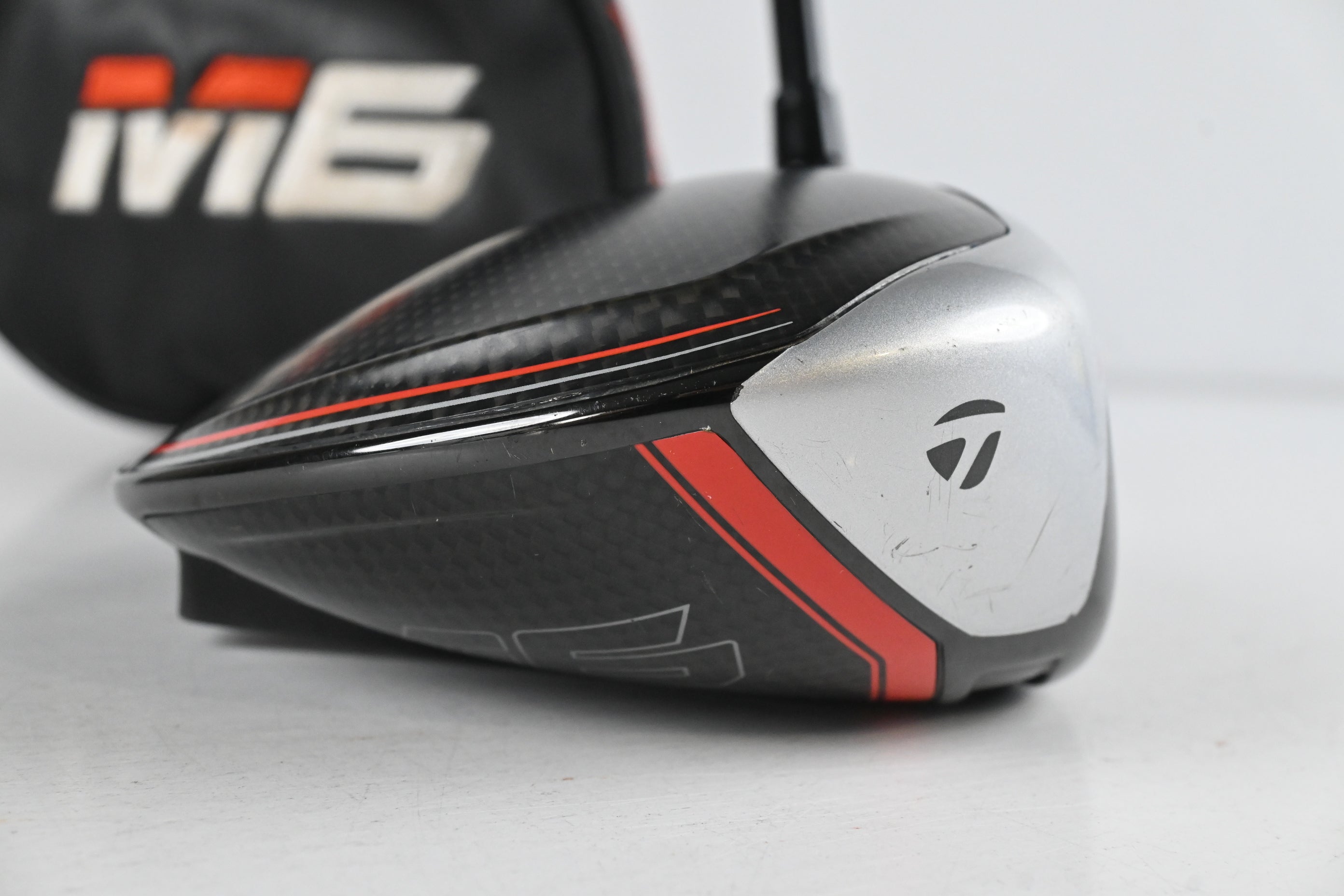 Taylormade M6 Driver / 10.5 Degree / Regular Flex Fujikura Atmos Orange 5 Shaft
