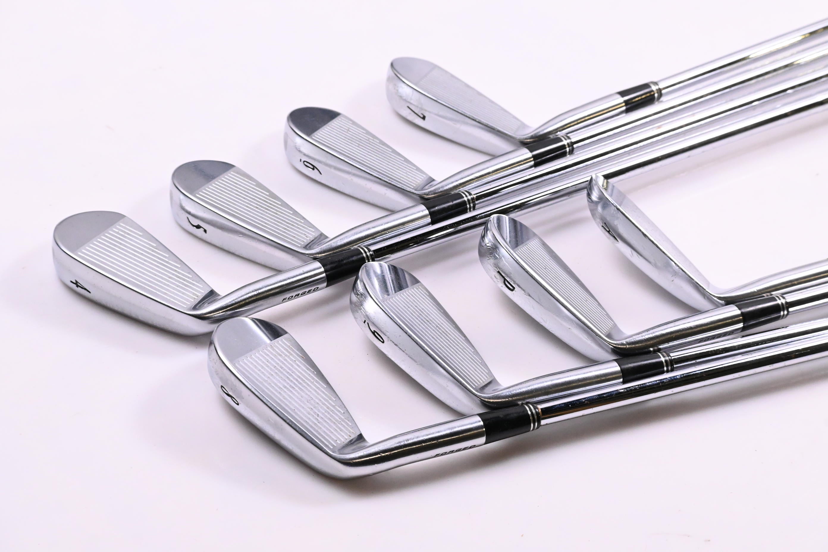 Srixon Z-565 Irons / 4-PW+GW / Regular Flex N.S.Pro Modus³ Tour 105 Shafts