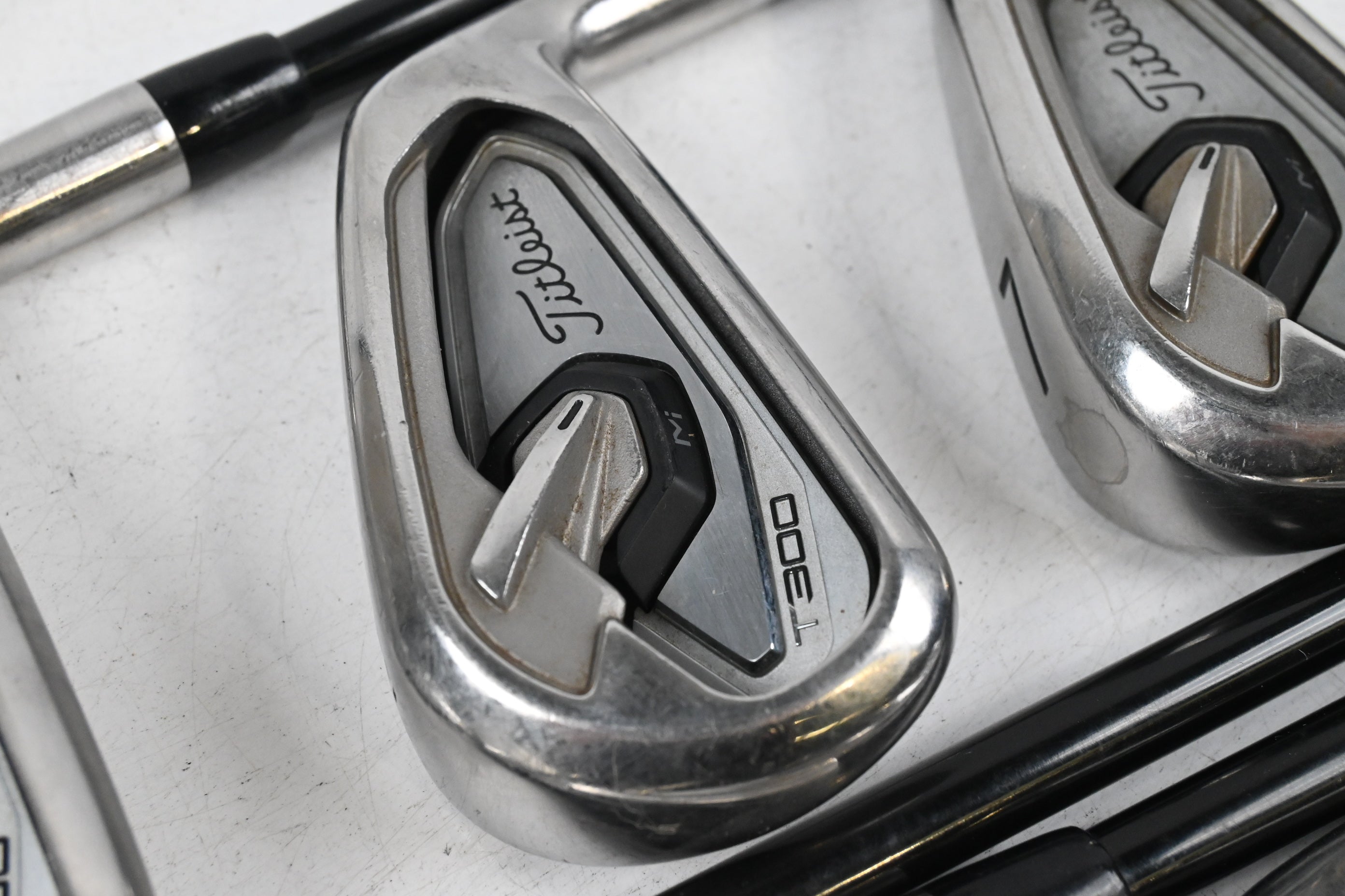 Titleist T300 2019 Irons / 5-PW+GW / Regular Flex Tensei AV Red AM(2) Shafts