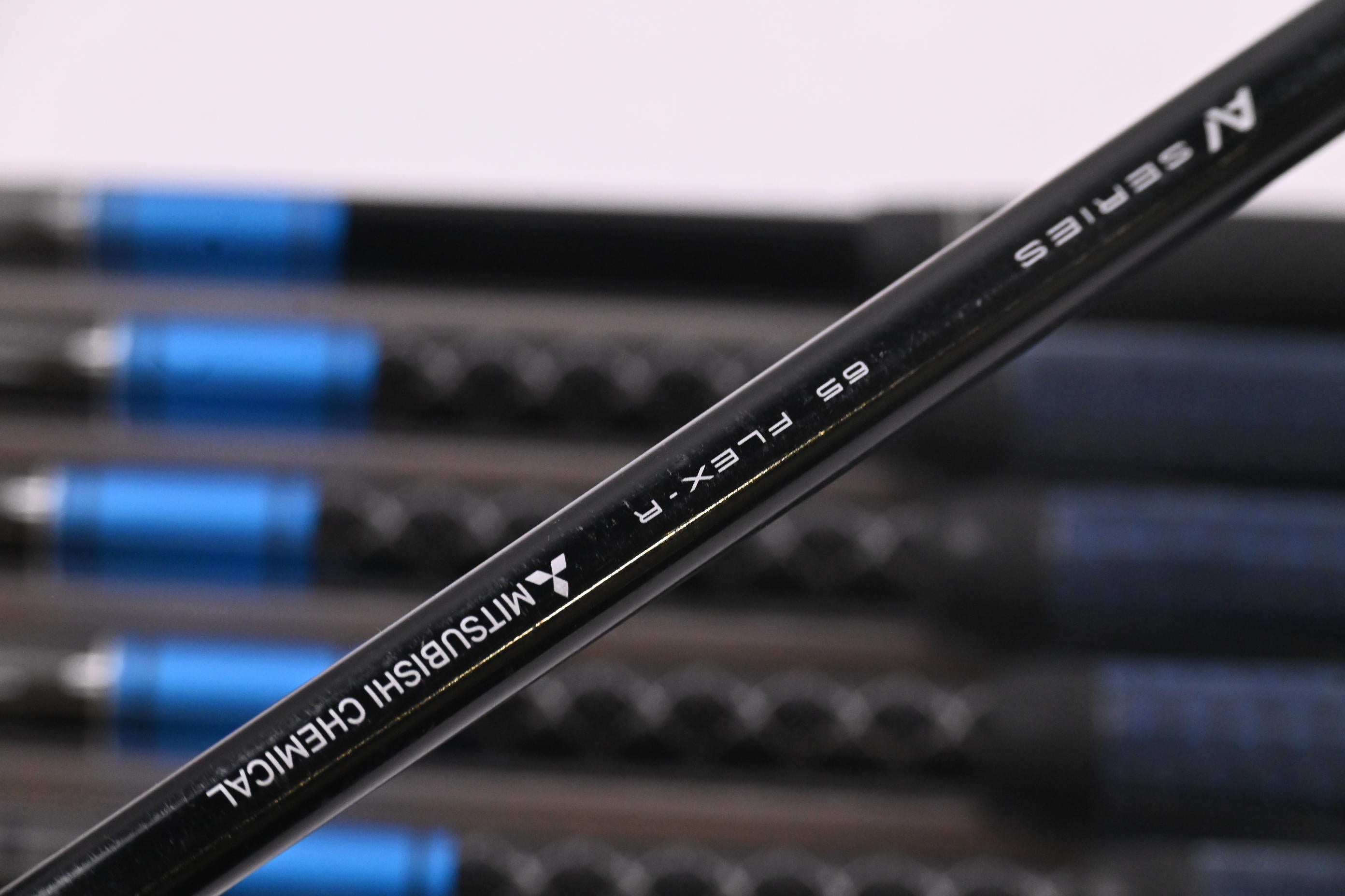 Callaway Rogue ST Max Irons / 6-PW+AW+SW / Regular Flex Tensei AV Blue 65 Shafts
