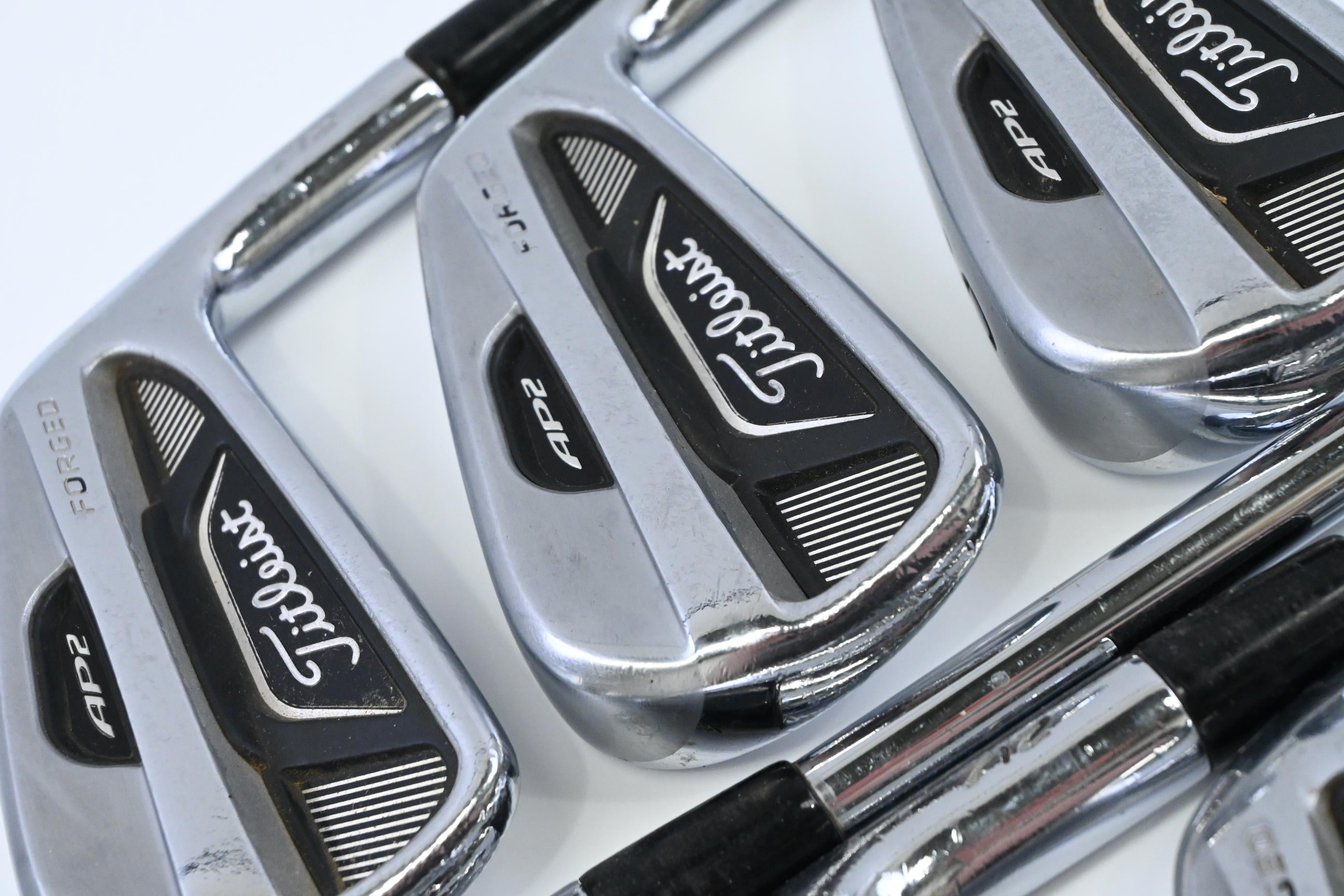 Titleist 712 AP2 Irons / 3-9 / Stiff Flex Dynamic Gold S300 Shafts