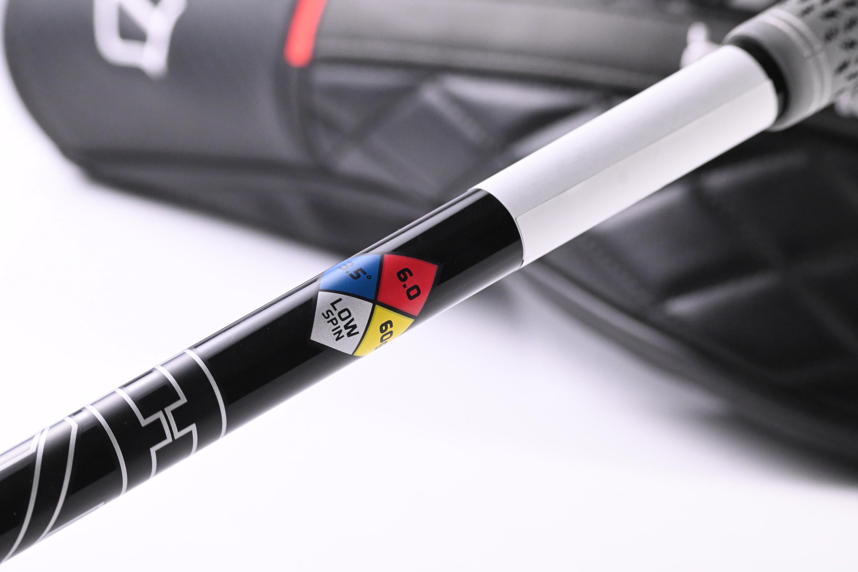 Wilson DYNAPWR 2025 Carbon Driver / 9 Degree / Stiff Flex HZRDUS Smoke Black RDX