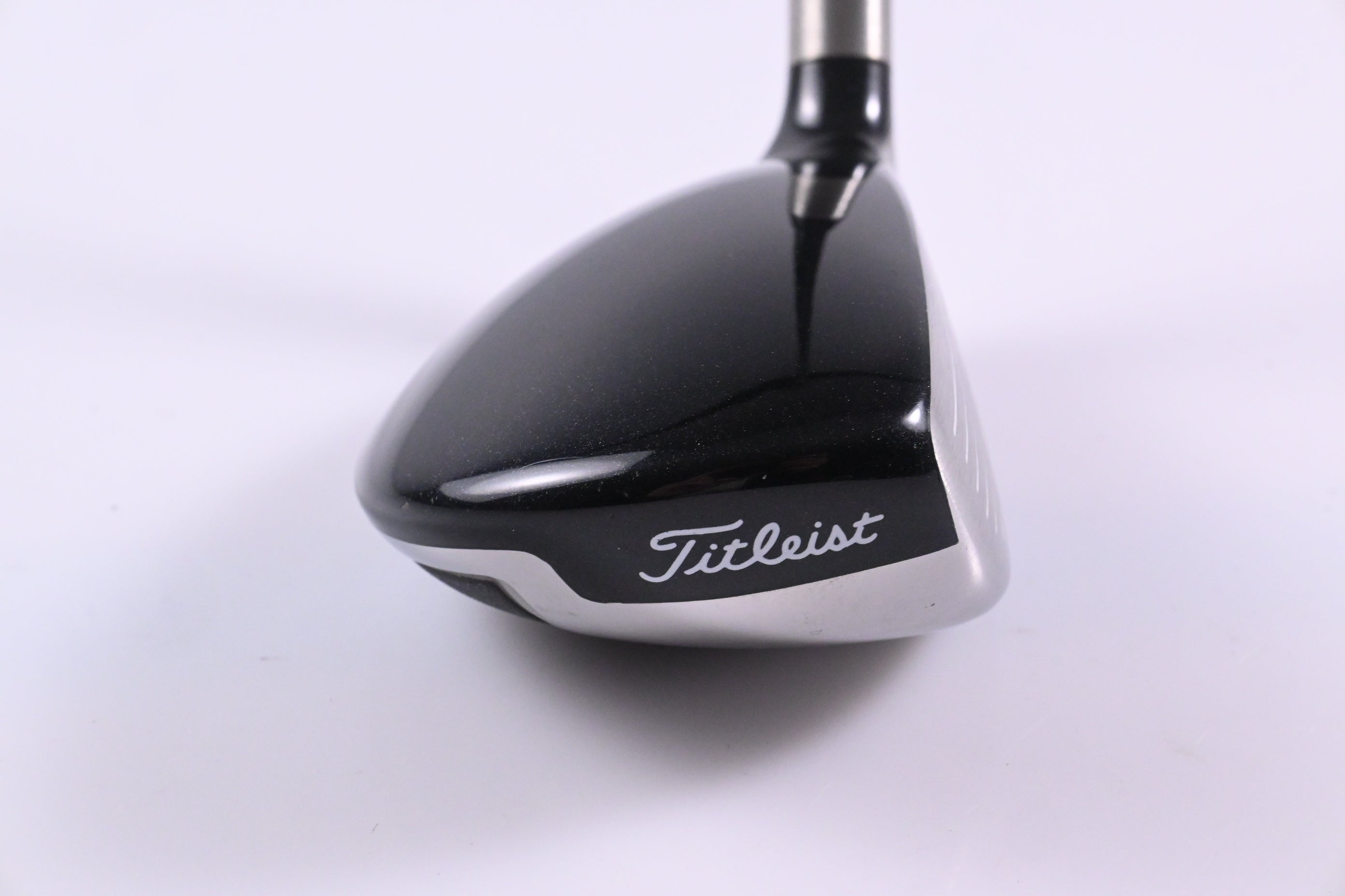 Titleist 909H #2 Hybrid / 17 Degree / Stiff Flex Aldila Voodoo Shaft