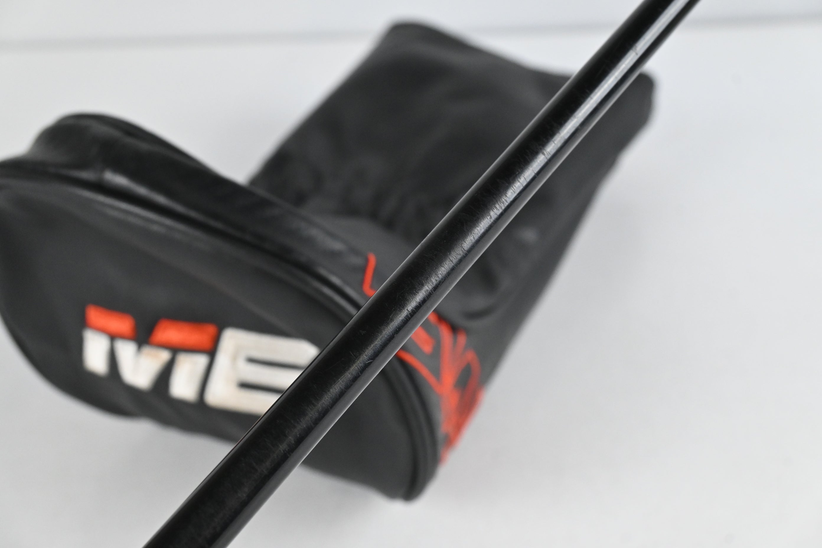 Taylormade M6 Driver / 10.5 Degree / Regular Flex Fujikura Atmos Orange 5 Shaft