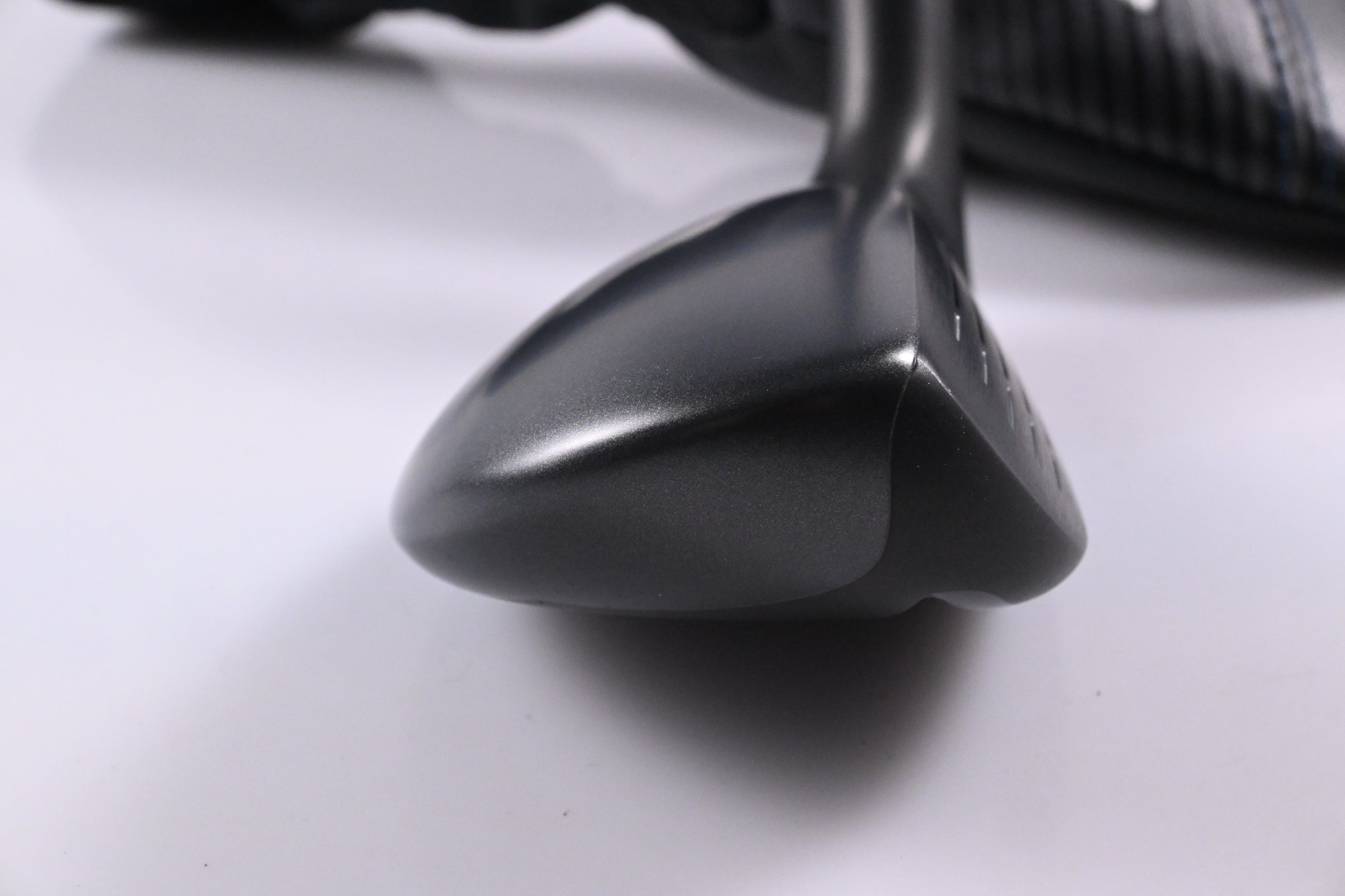 Mizuno JPX 925 Fli-Hi #7 Hybrid / 28 Degree / Senior Flex UST Recoil DART ESX 60
