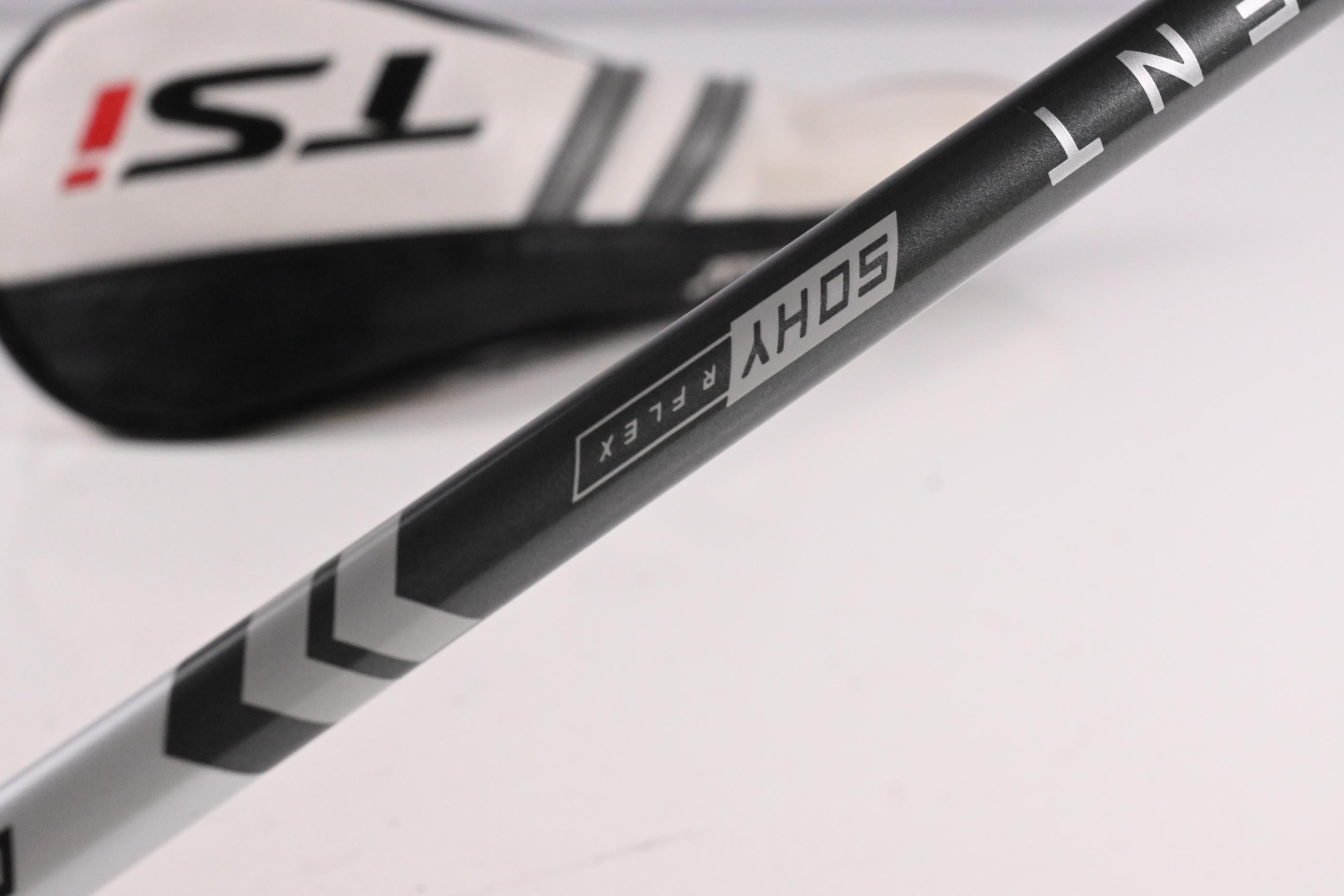 Titleist TSR2 #3 Hybrid / 18 Degree / Regular Flex Aldila Ascent 50 Shaft