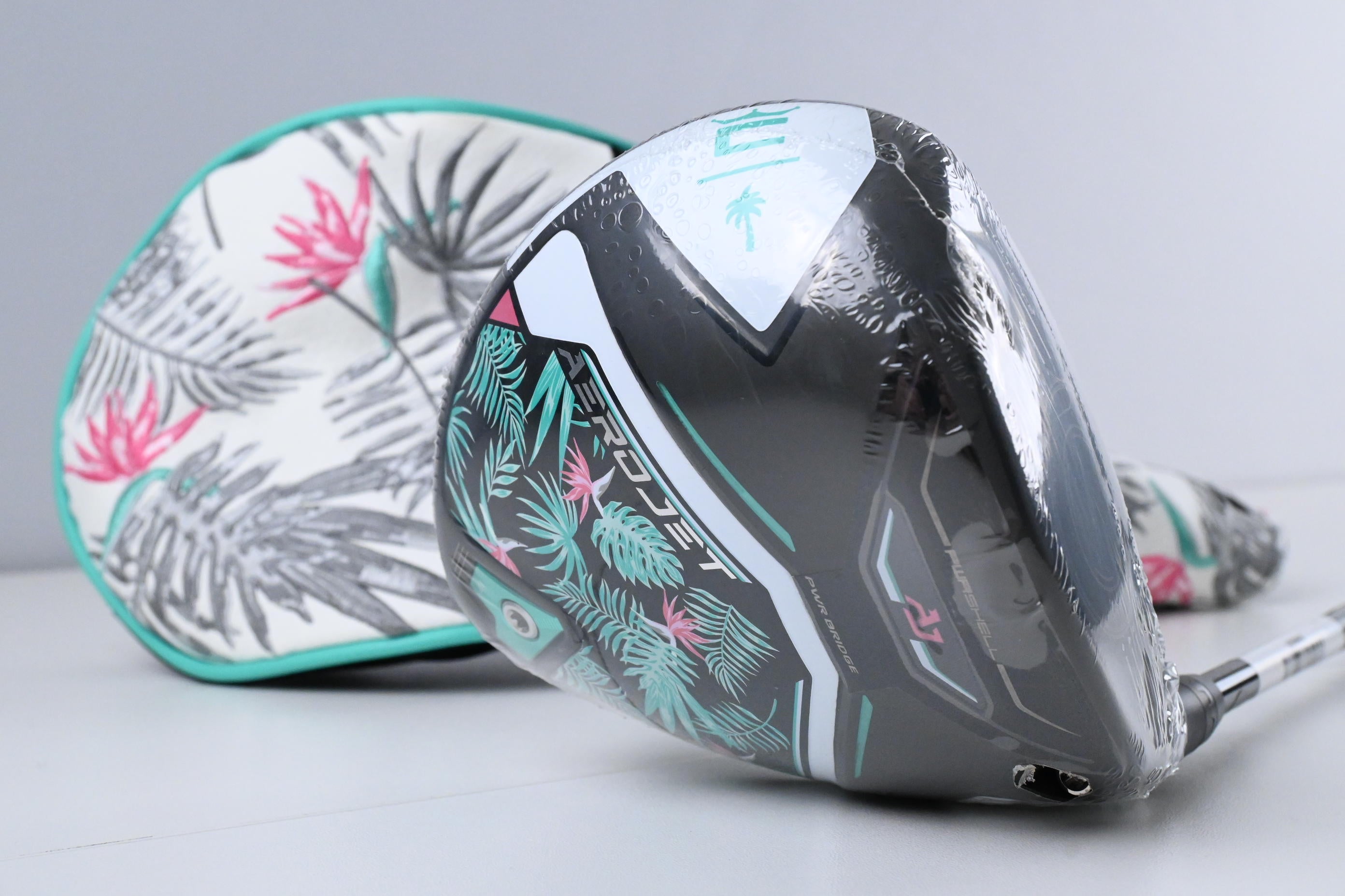Cobra Aerojet Palm Tree Crew Driver / 9 Degree / Stiff Flex Kai'li White 60
