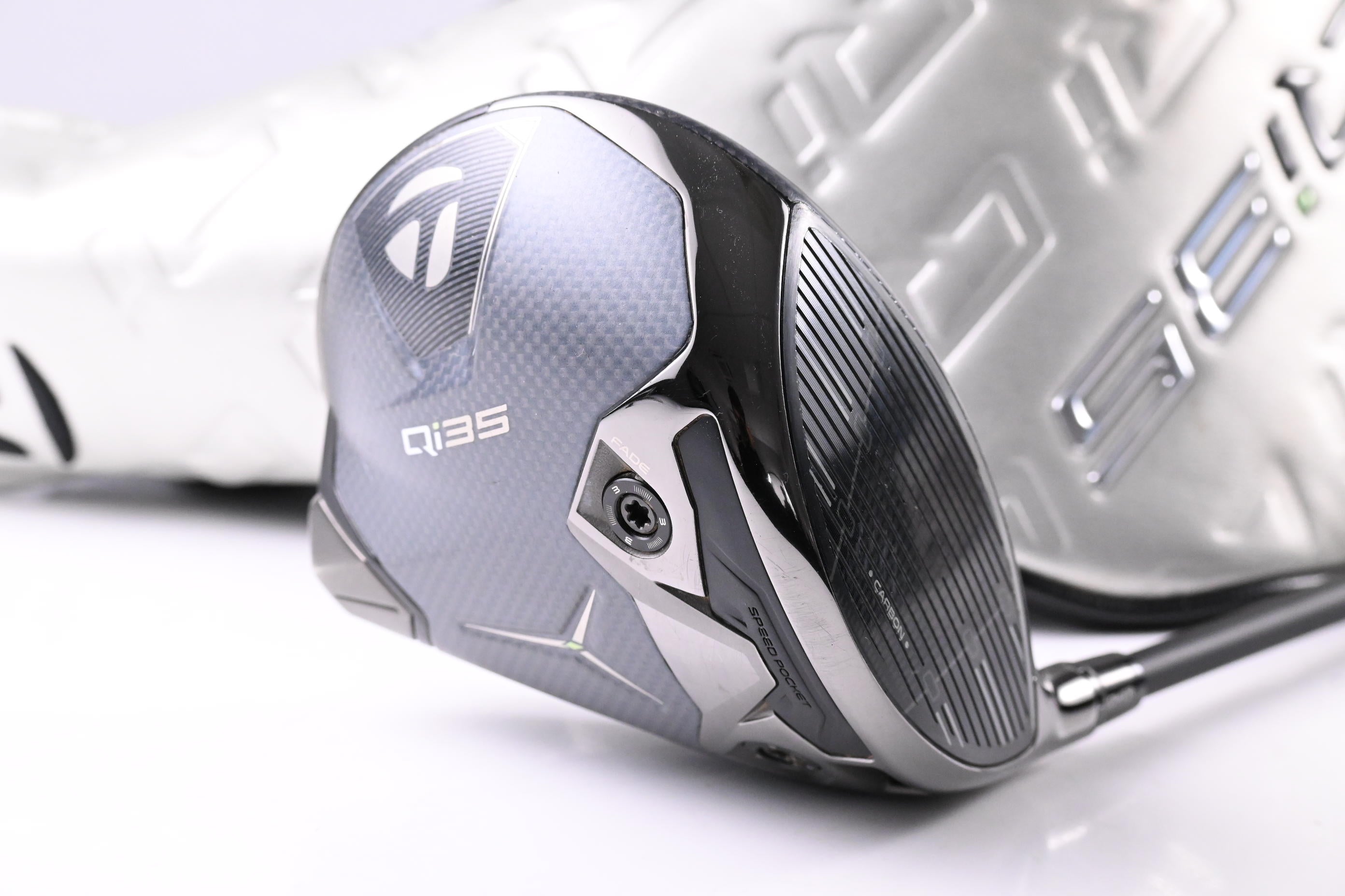Taylormade Qi35 LS Driver / 9 Degree / X-Flex Kai'li Dark Waves White 70 Shaft