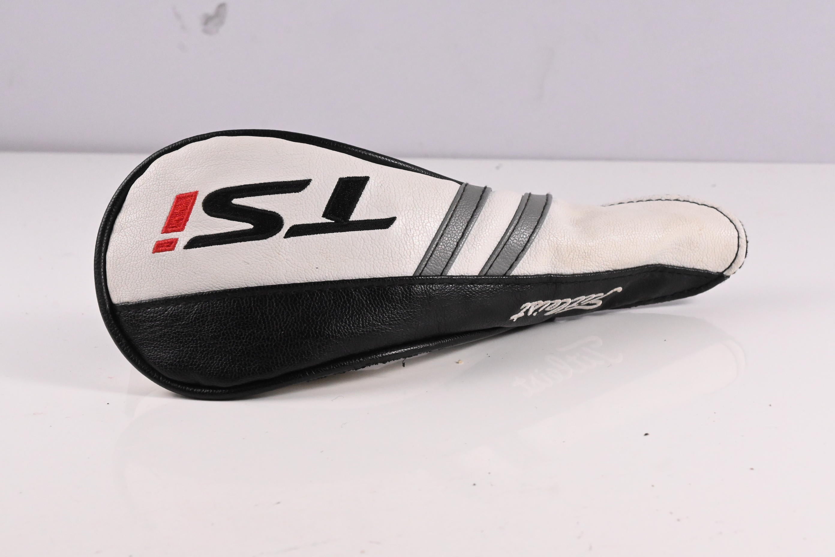 Titleist TSR2 #3 Hybrid / 18 Degree / Regular Flex Aldila Ascent 50 Shaft