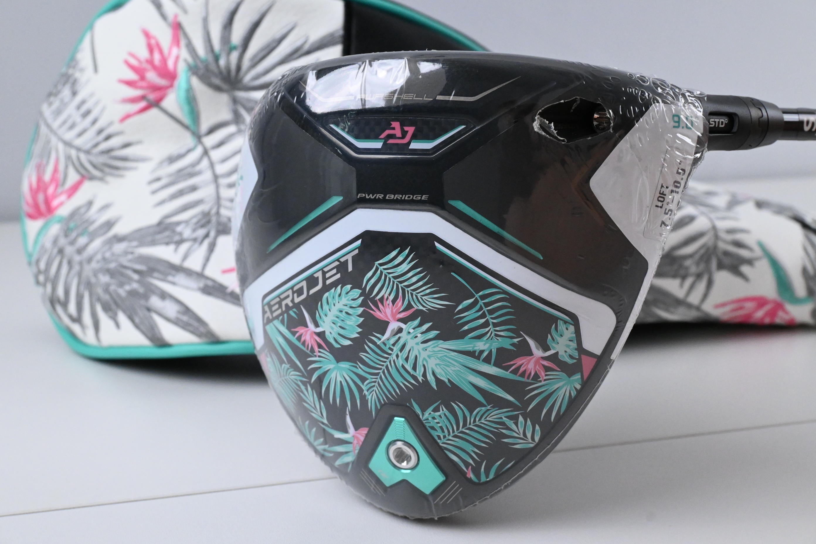 Cobra Aerojet Palm Tree Crew Driver / 9 Degree / Stiff Flex Kai'li White 60