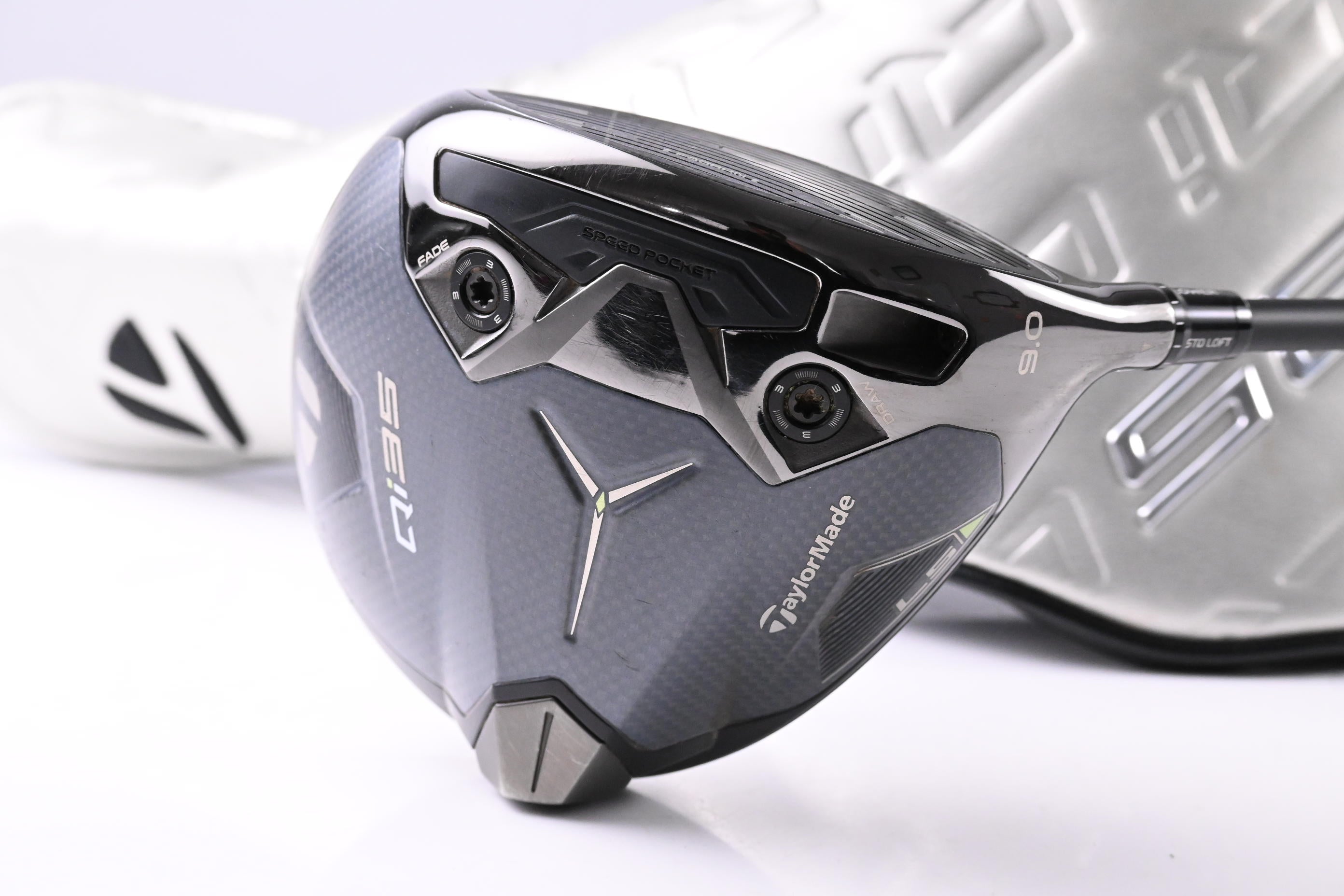 Taylormade Qi35 LS Driver / 9 Degree / X-Flex Kai'li Dark Waves White 70 Shaft
