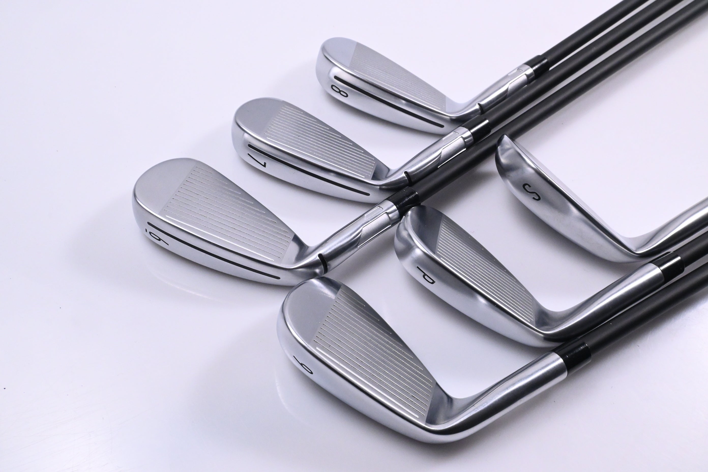 Taylormade Qi Max Irons / 6-PW+SW / Regular Flex REAX By KBS 65 Shafts