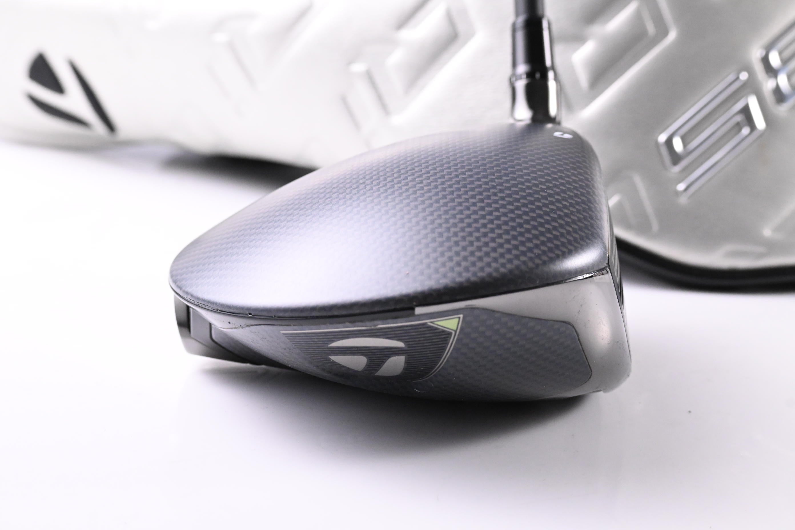 Taylormade Qi35 LS Driver / 9 Degree / X-Flex Kai'li Dark Waves White 70 Shaft