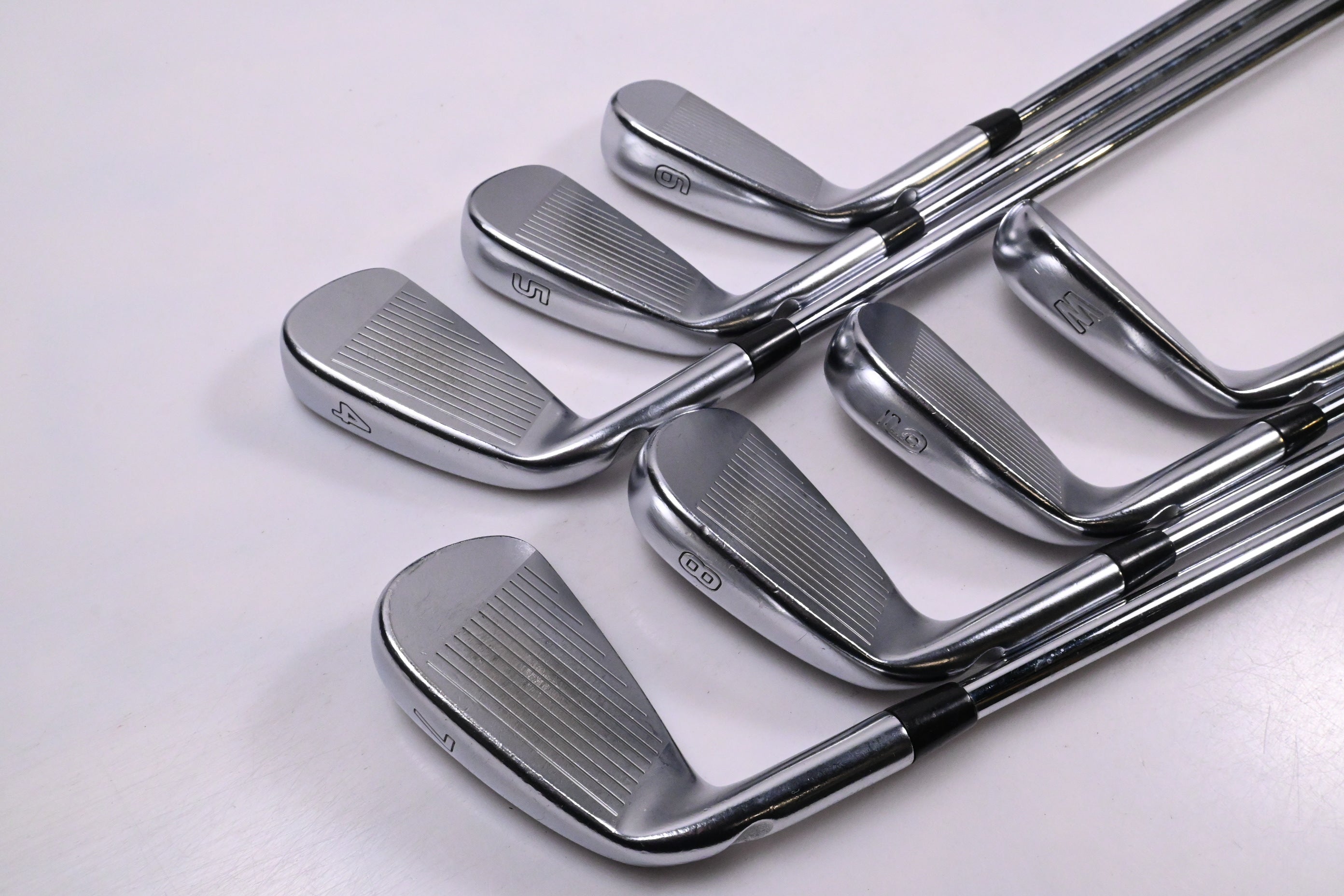 Ping i210 Irons / 4-PW / Black Dot / Stiff Flex Ping AWT 2.0 Shafts