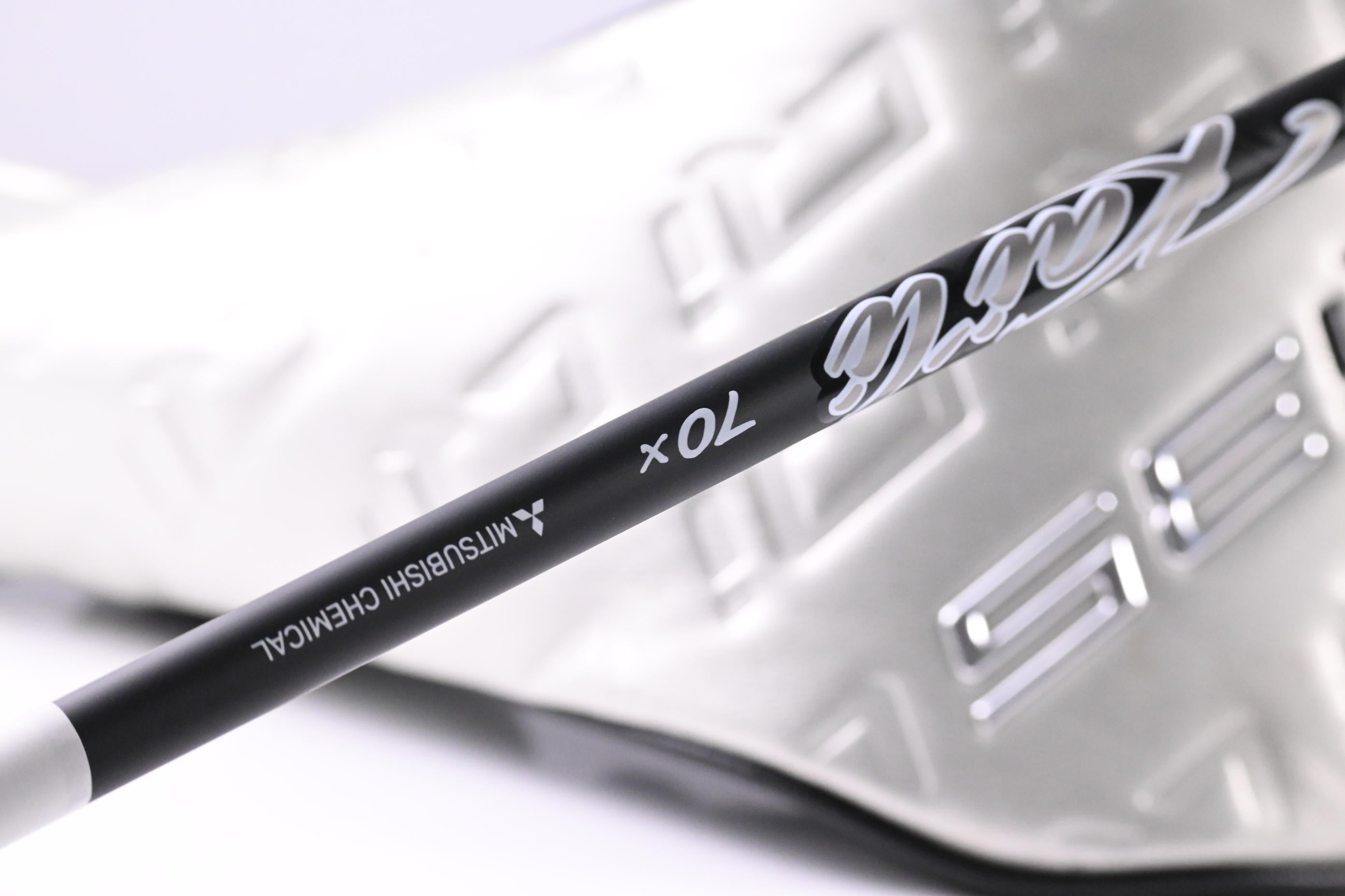 Taylormade Qi35 LS Driver / 9 Degree / X-Flex Kai'li Dark Waves White 70 Shaft