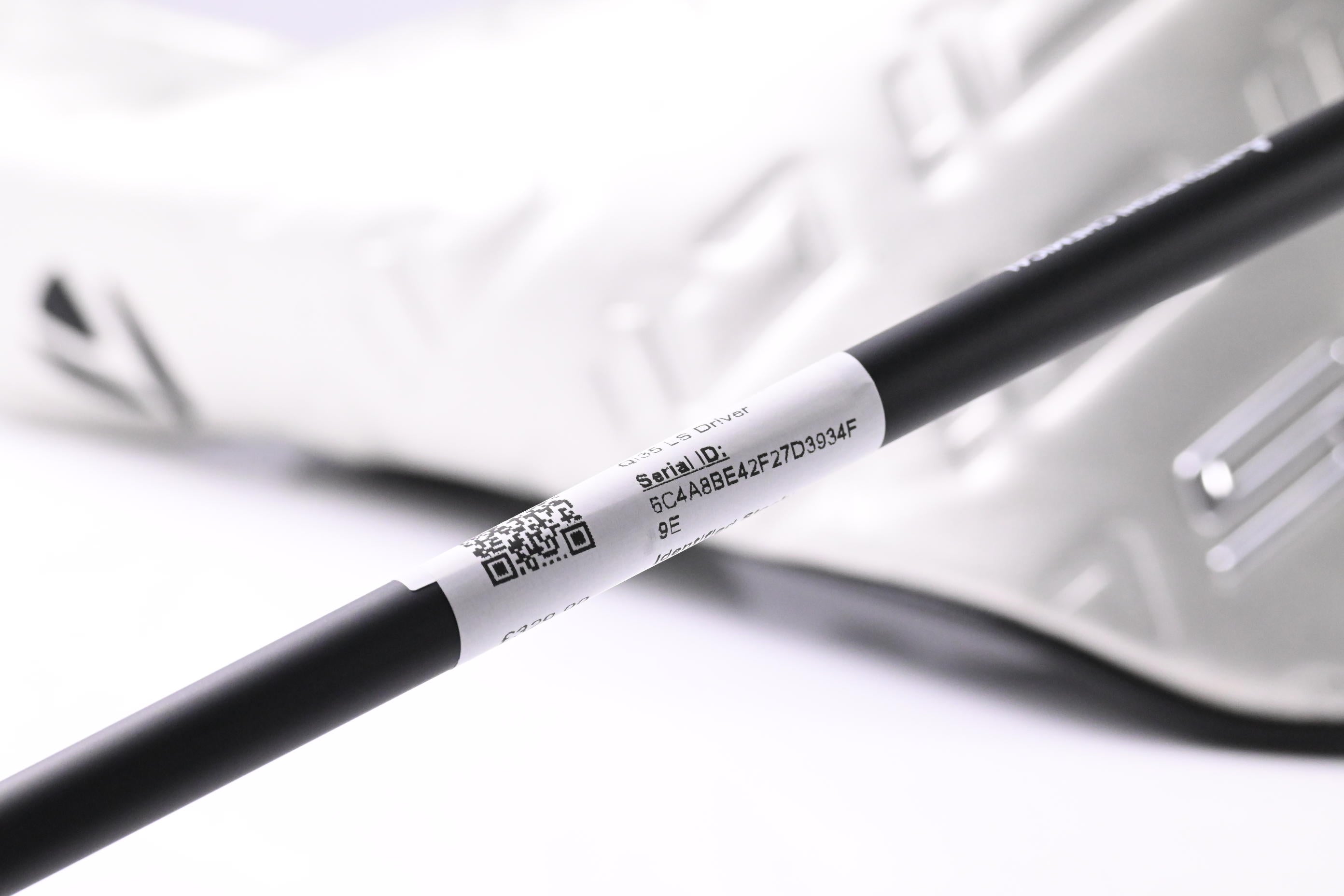 Taylormade Qi35 LS Driver / 9 Degree / X-Flex Kai'li Dark Waves White 70 Shaft