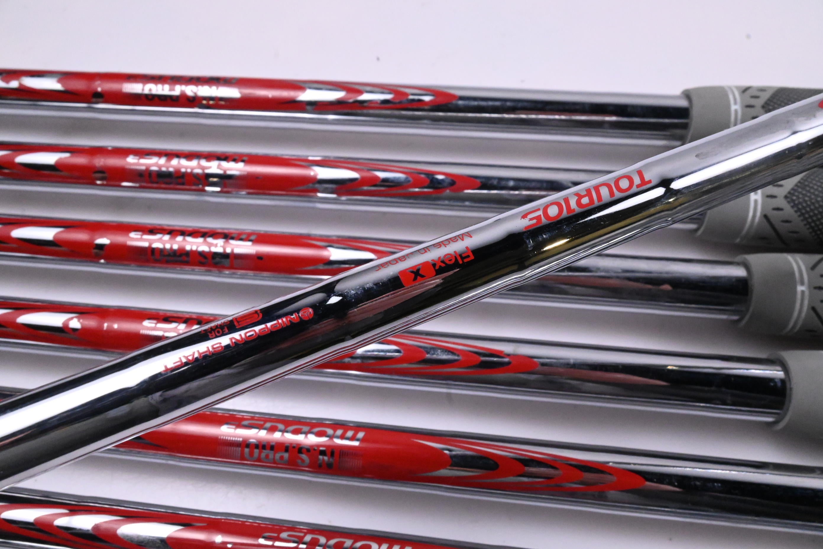 Taylormade P730 Irons / 3-PW / X-Flex N.S.Pro Modus³ Tour 105 Shafts