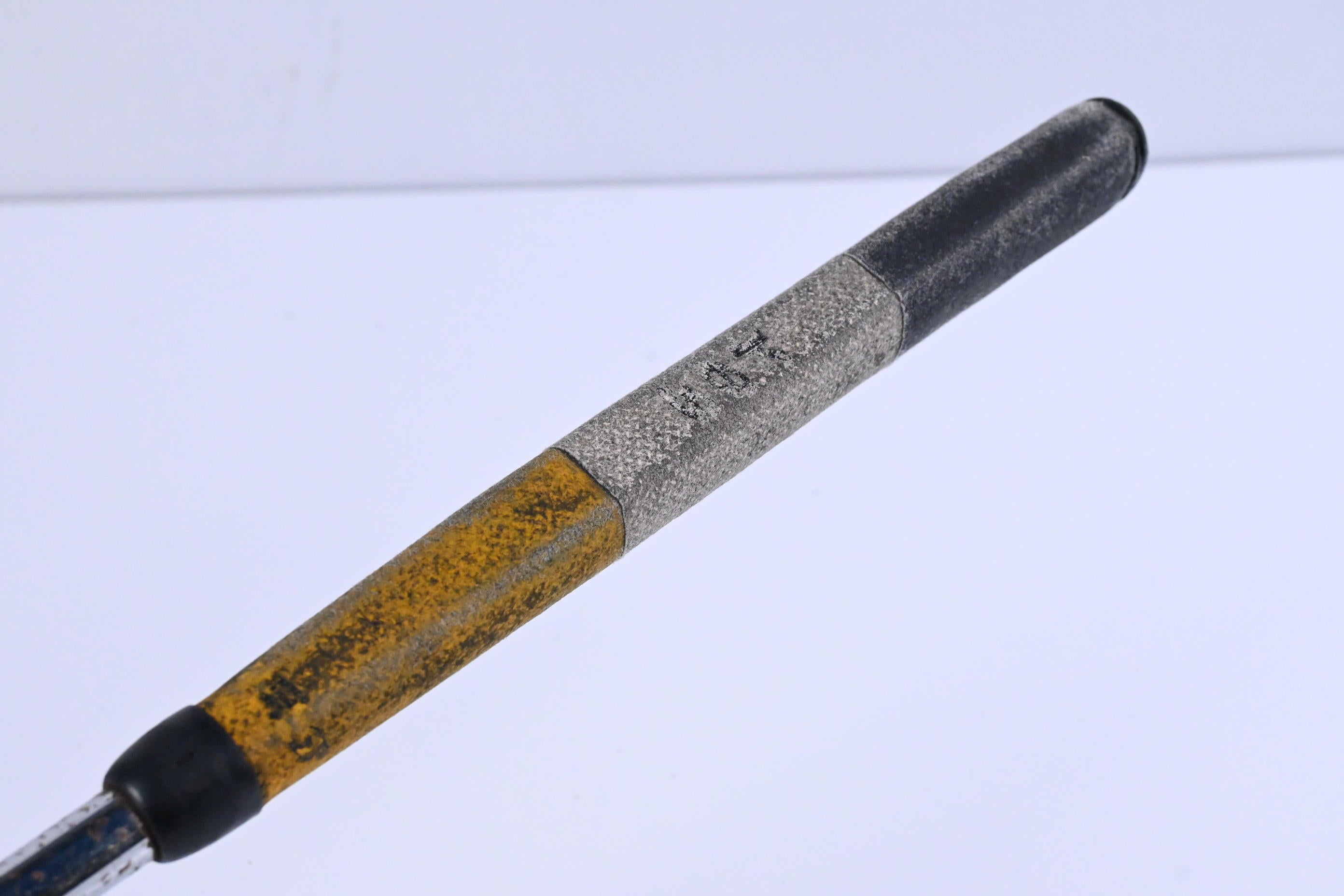 Yes! C-Groove Tracy II Putter / 33 Inch