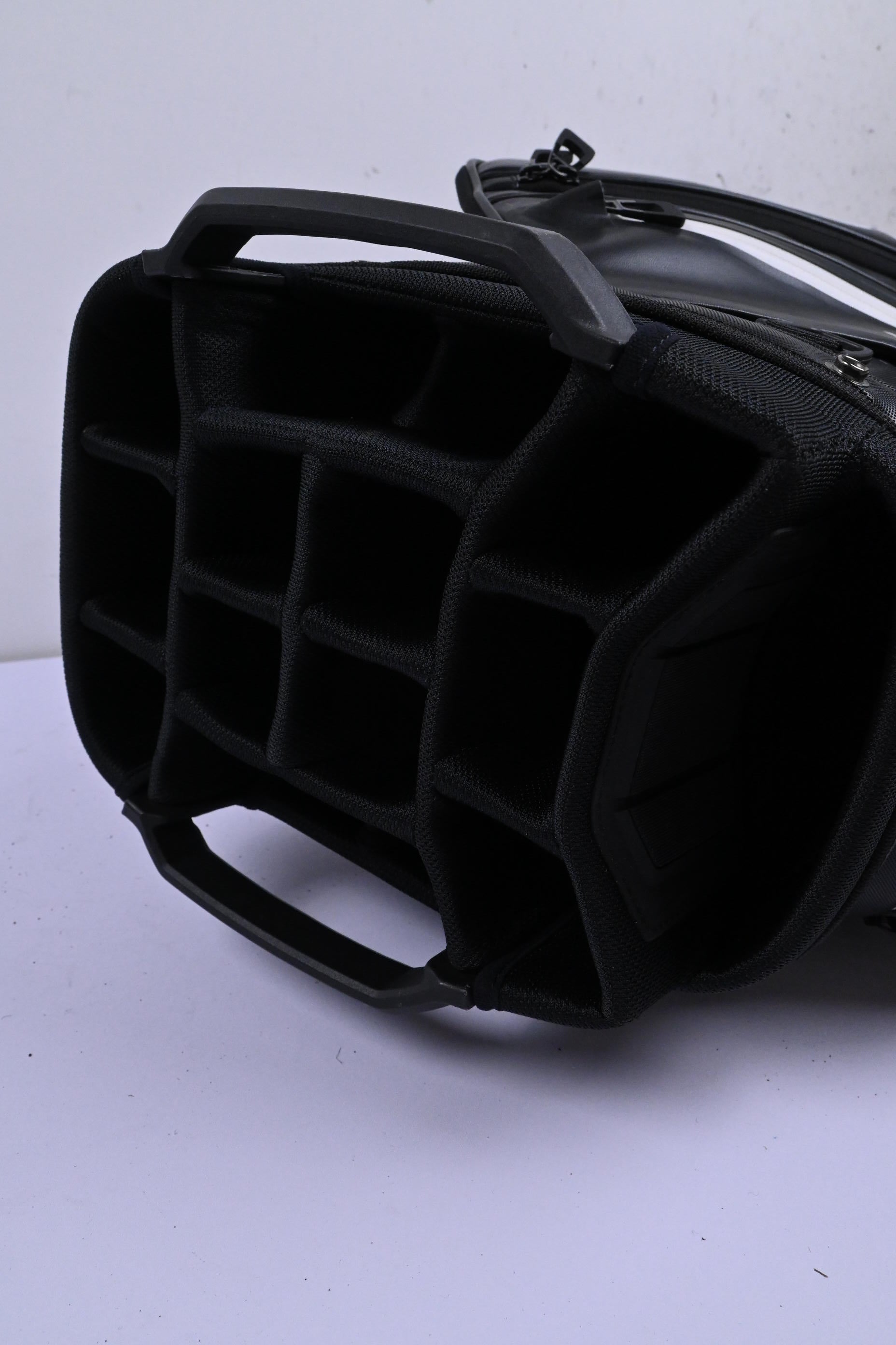 Ping DLX Cart Bag / 14-Way Divider / Black & White