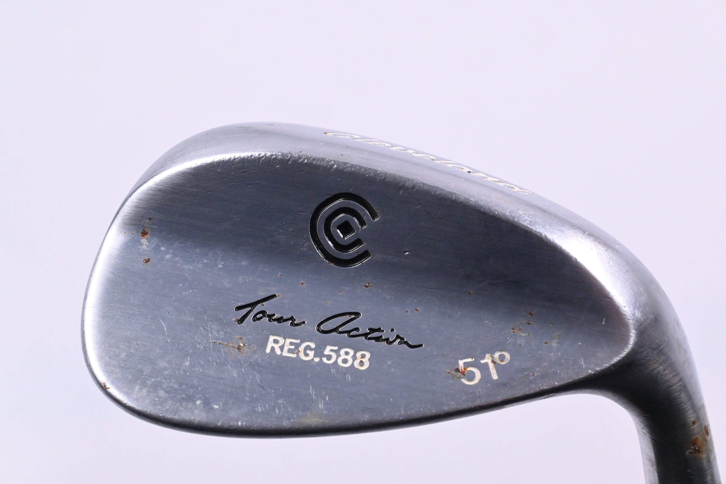 Cleveland 588 Tour Action Gap Wedge / 51 Degree / Stiff Flex Dynamic Gold Shaft