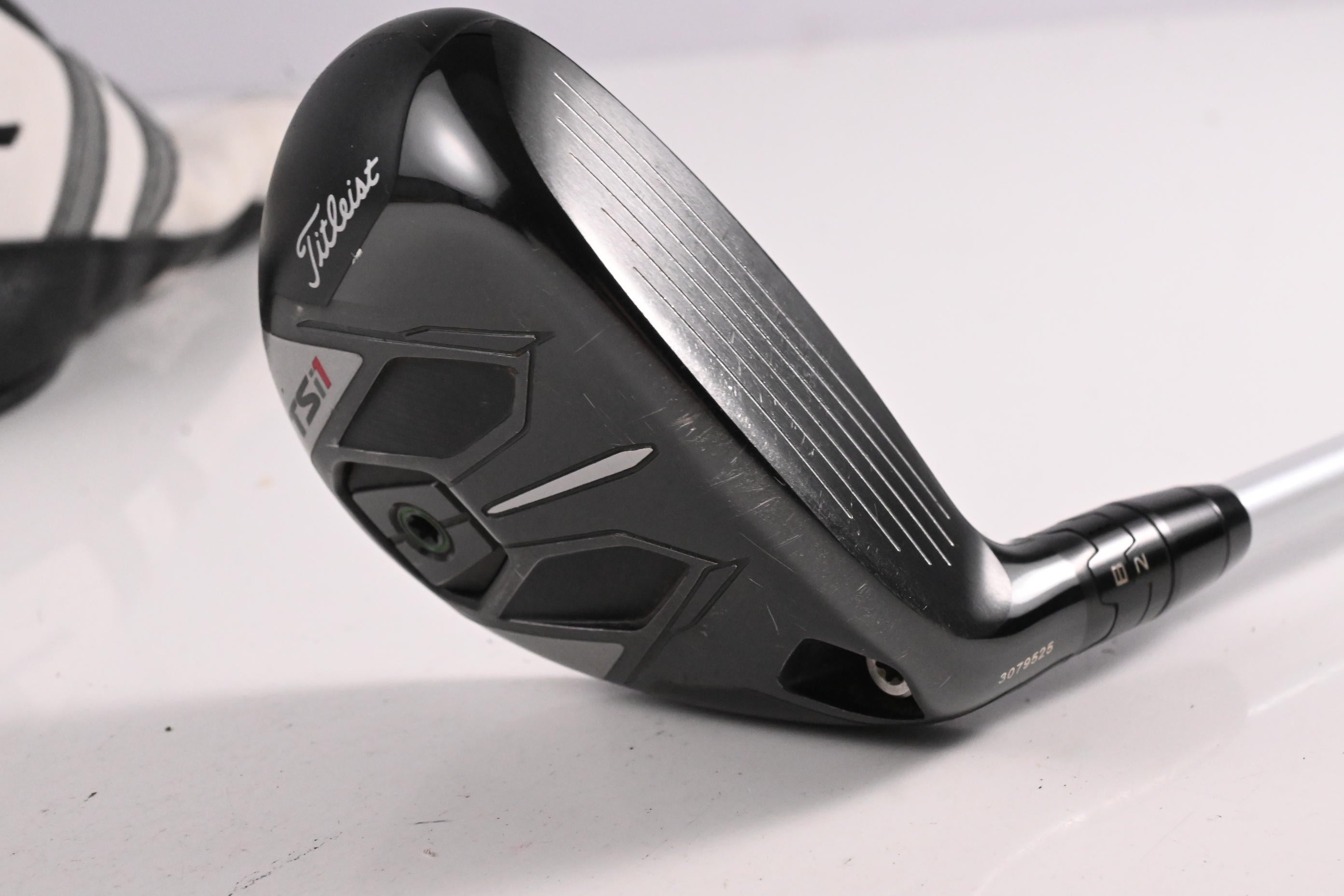 Titleist TSi1 #5 Hybrid / 23 Degree / Regular Flex Aldila Ascent 50 Shaft