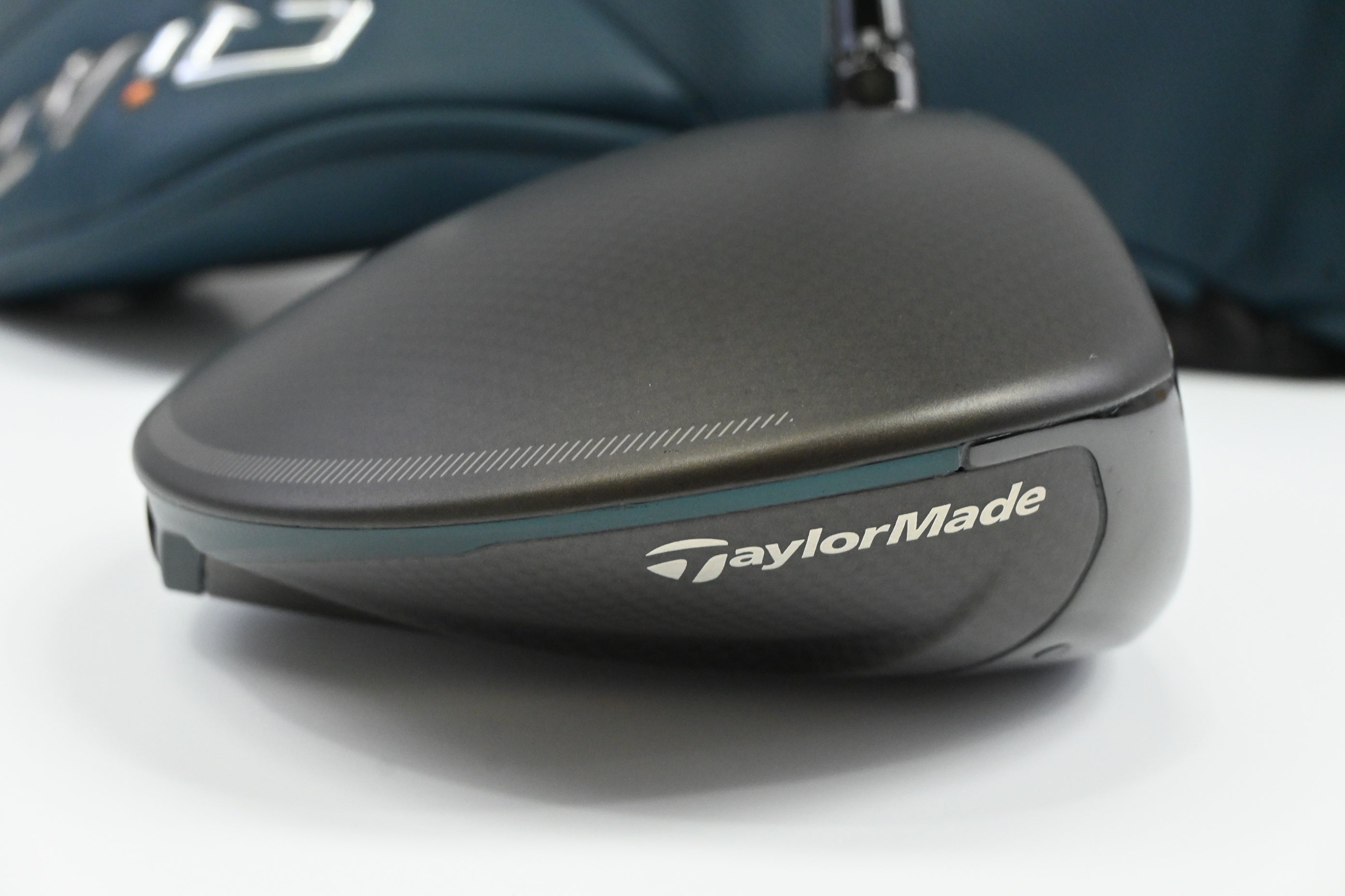 Taylormade Qi4D Driver / 10.5 Degree / Regular Flex Reax Blue 50 Shaft