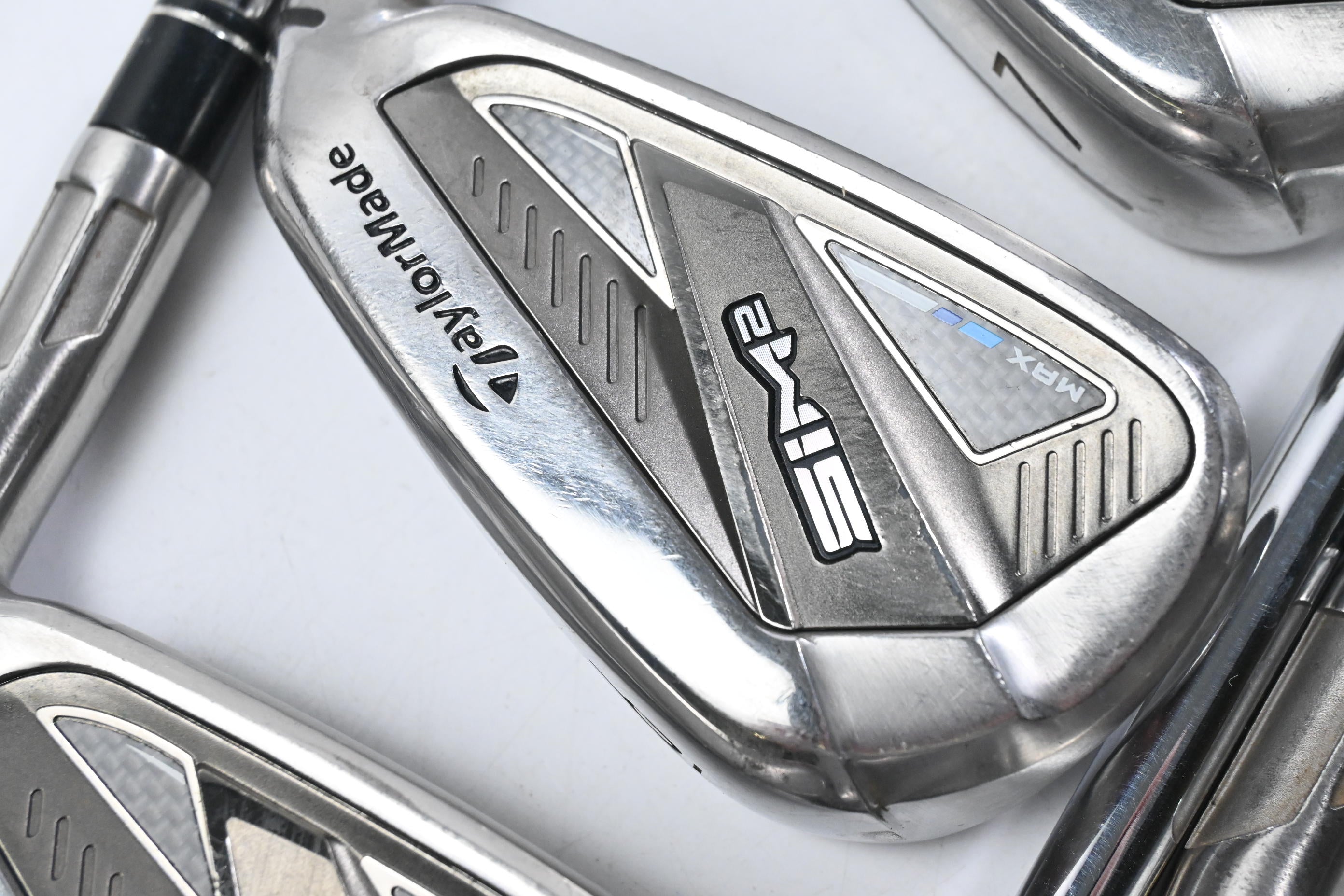 Taylormade SIM2 Max Irons / 5-PW+SW / Stiff Flex KBS MAX MT 85 Shafts