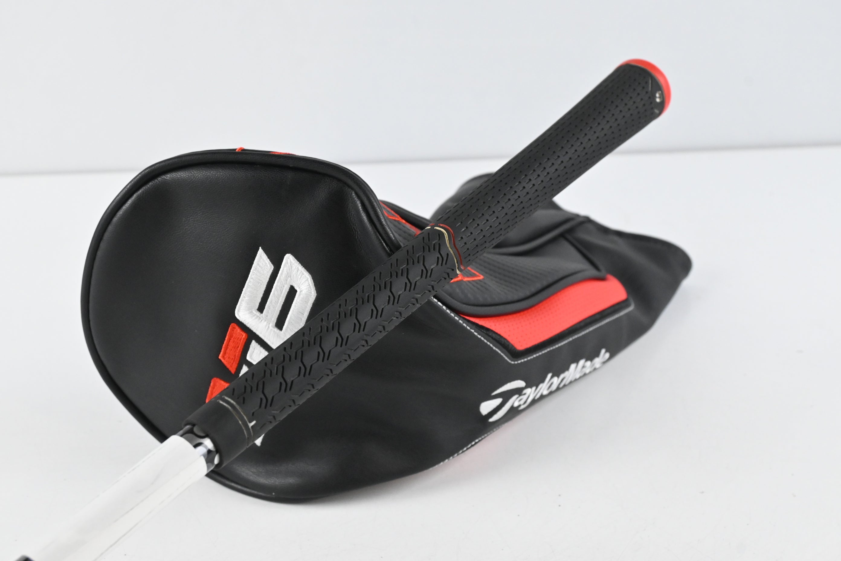 Taylormade M6 Driver / 9 Degree / Stiff Flex Fujikura Atmos Black 6 Shaft