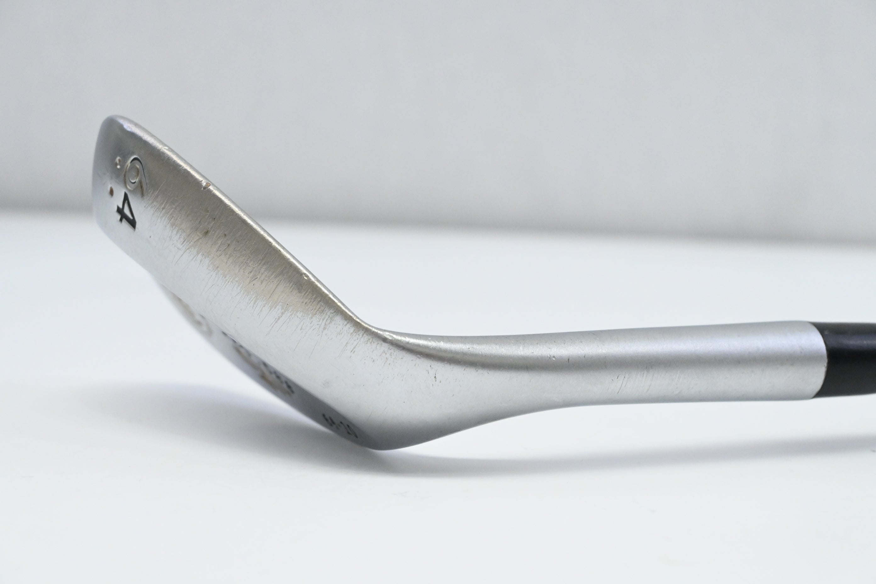 Cleveland 588 Precision Forged Lob Wedge / 64 Degree / Regular Flex Action Lite