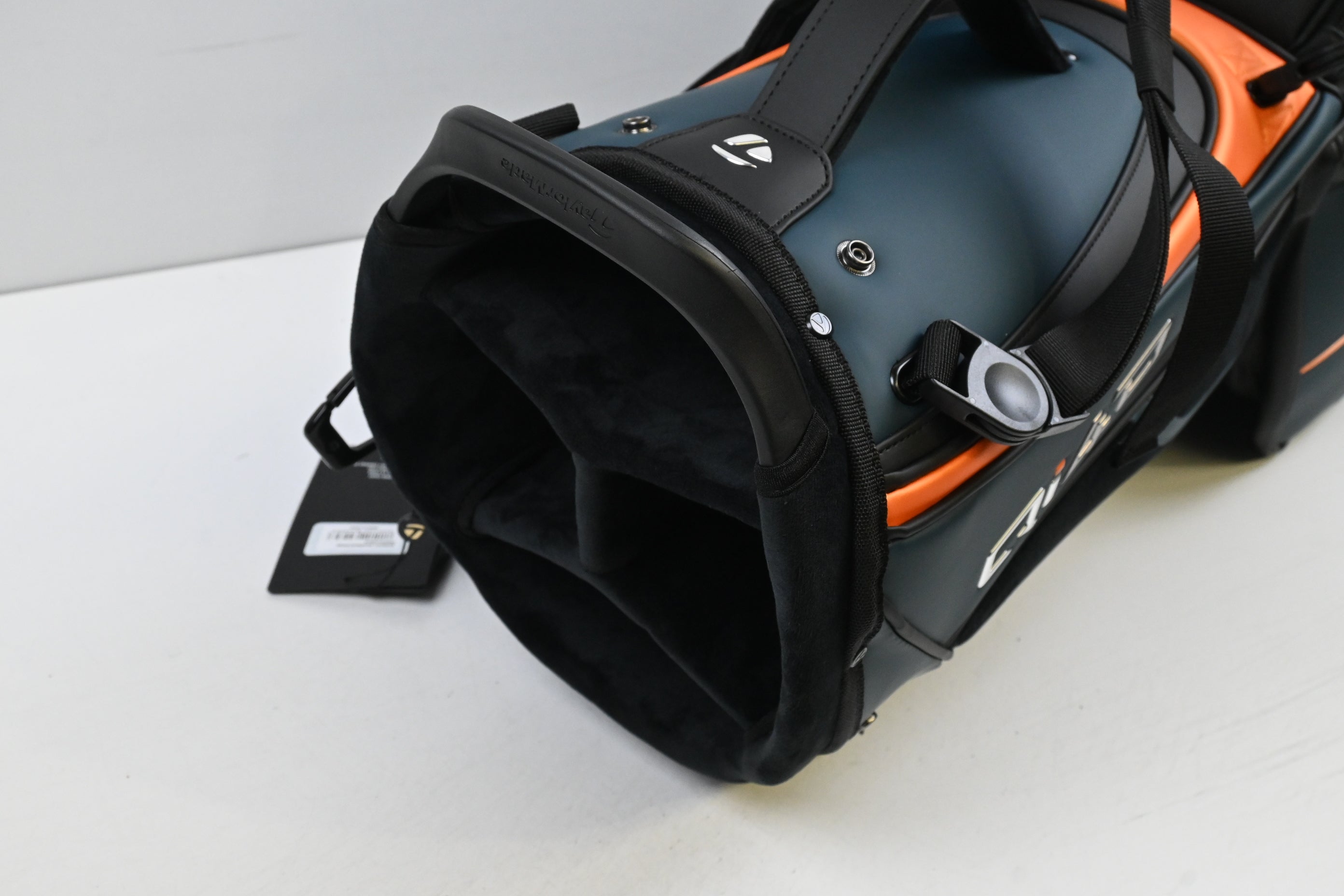 Taylormade QI4D Tour Stand Bag / 4-Way Divider / Blue, Orange, Black