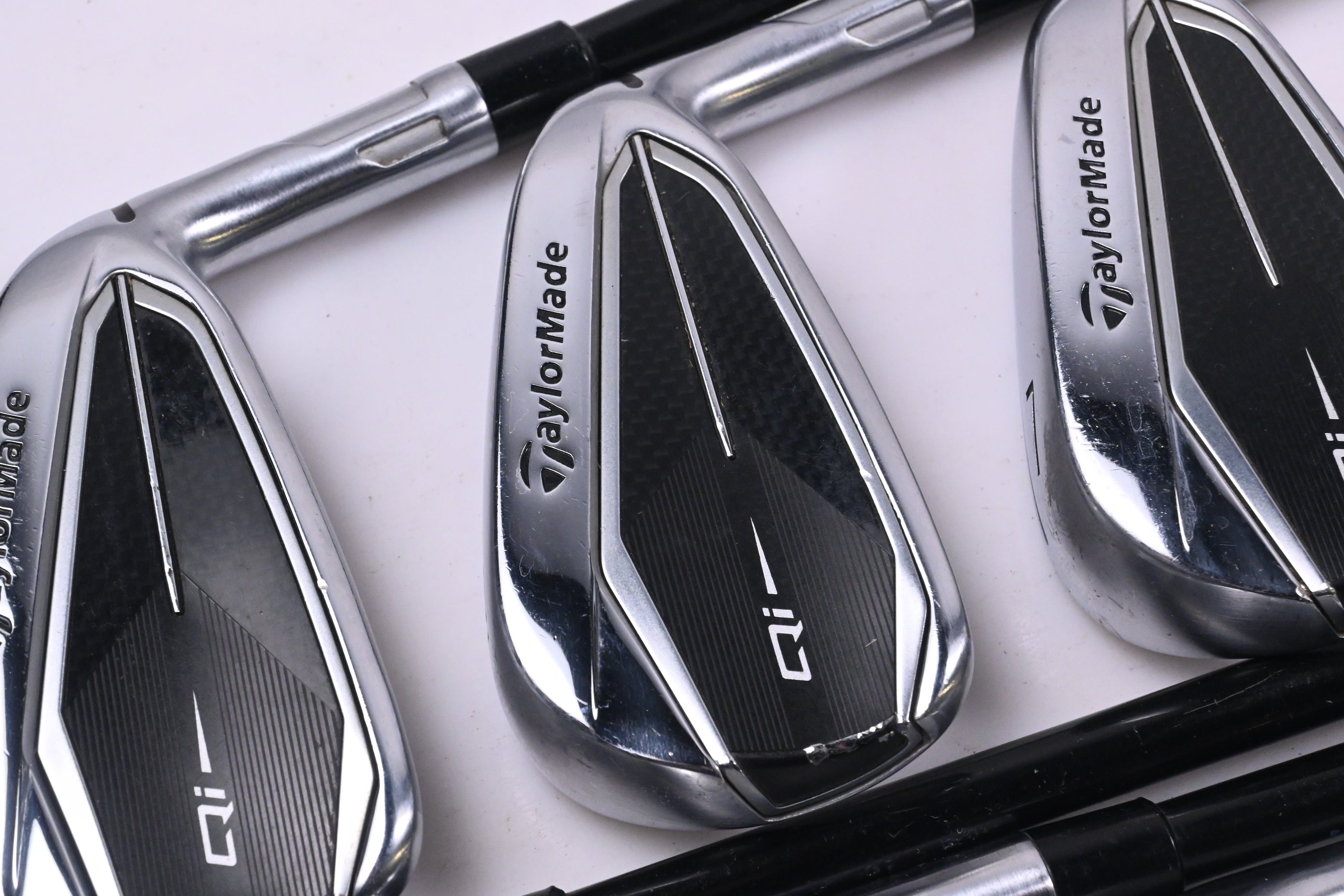 Taylormade Qi Irons / 5-PW+SW / Regular Flex Ventus TR Blue 6 Shafts