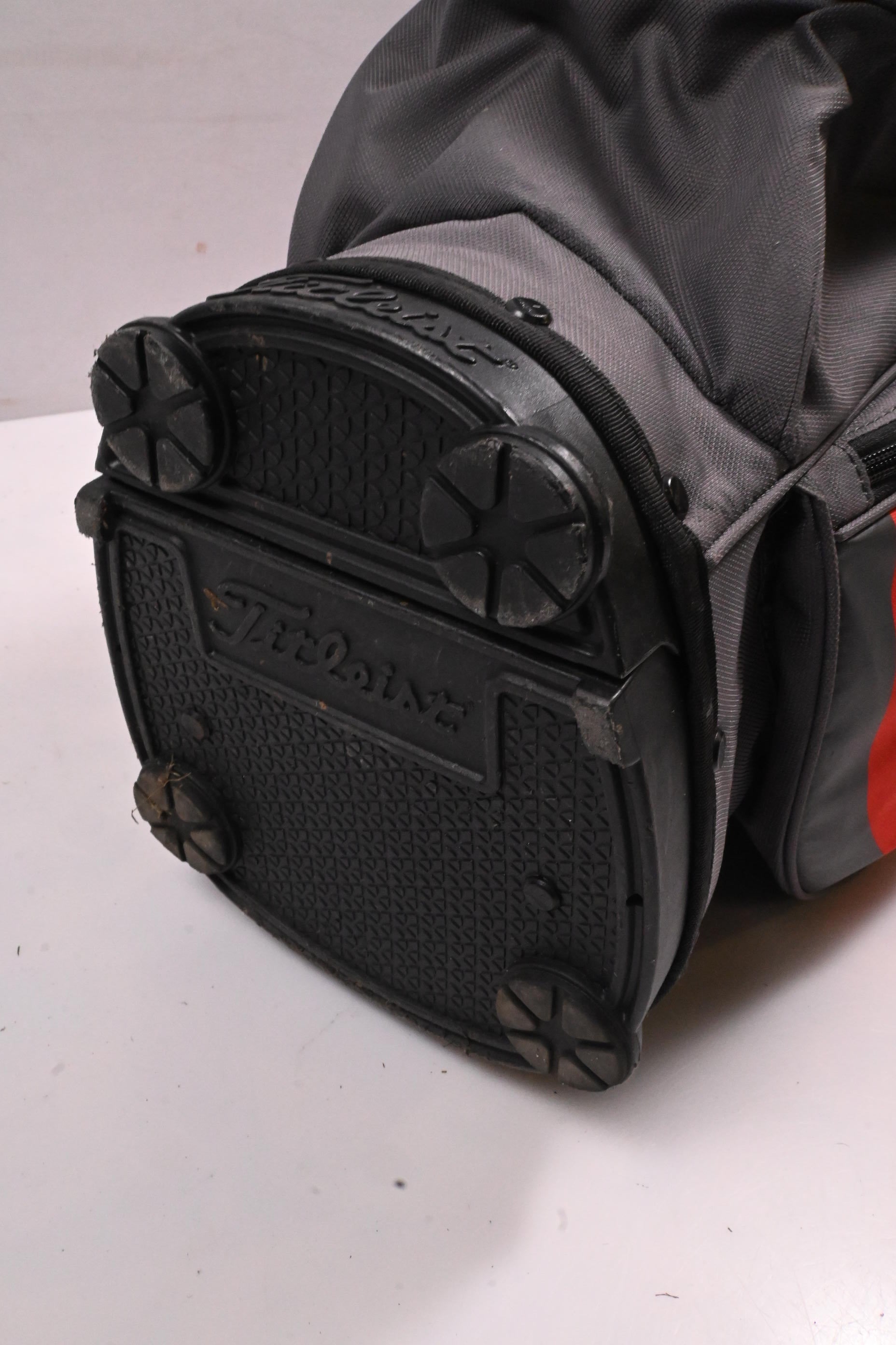Titleist Players 4 Stand Bag / 4-Way Divider / Grey, Red