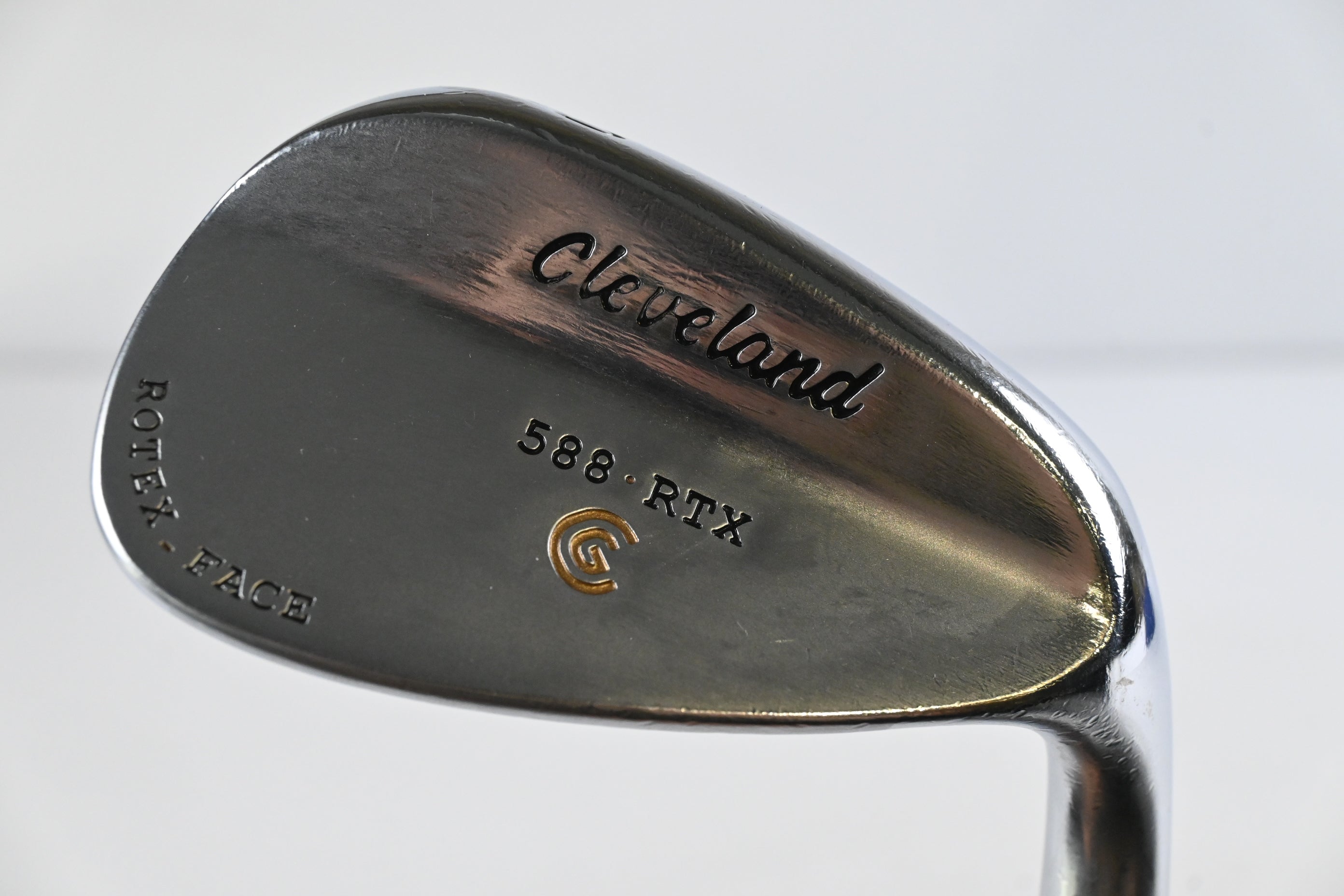 Cleveland 588 RTX Gap Wedge / 50 Degree / Wedge Flex Dynamic Gold Shaft