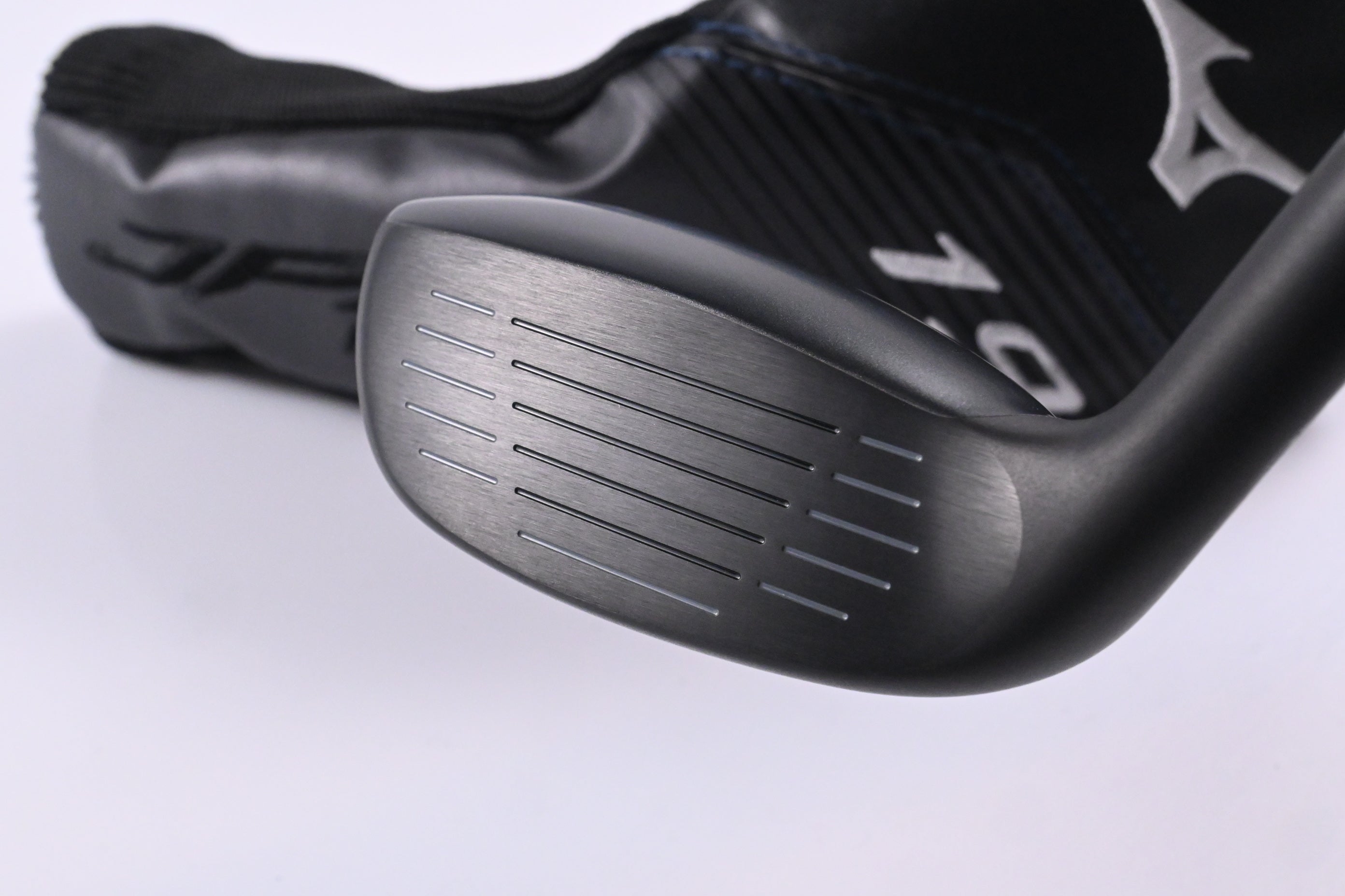 Mizuno JPX 925 Fli-Hi #4 Hybrid / 19 Degree / Senior Flex UST Recoil DART ESX 60