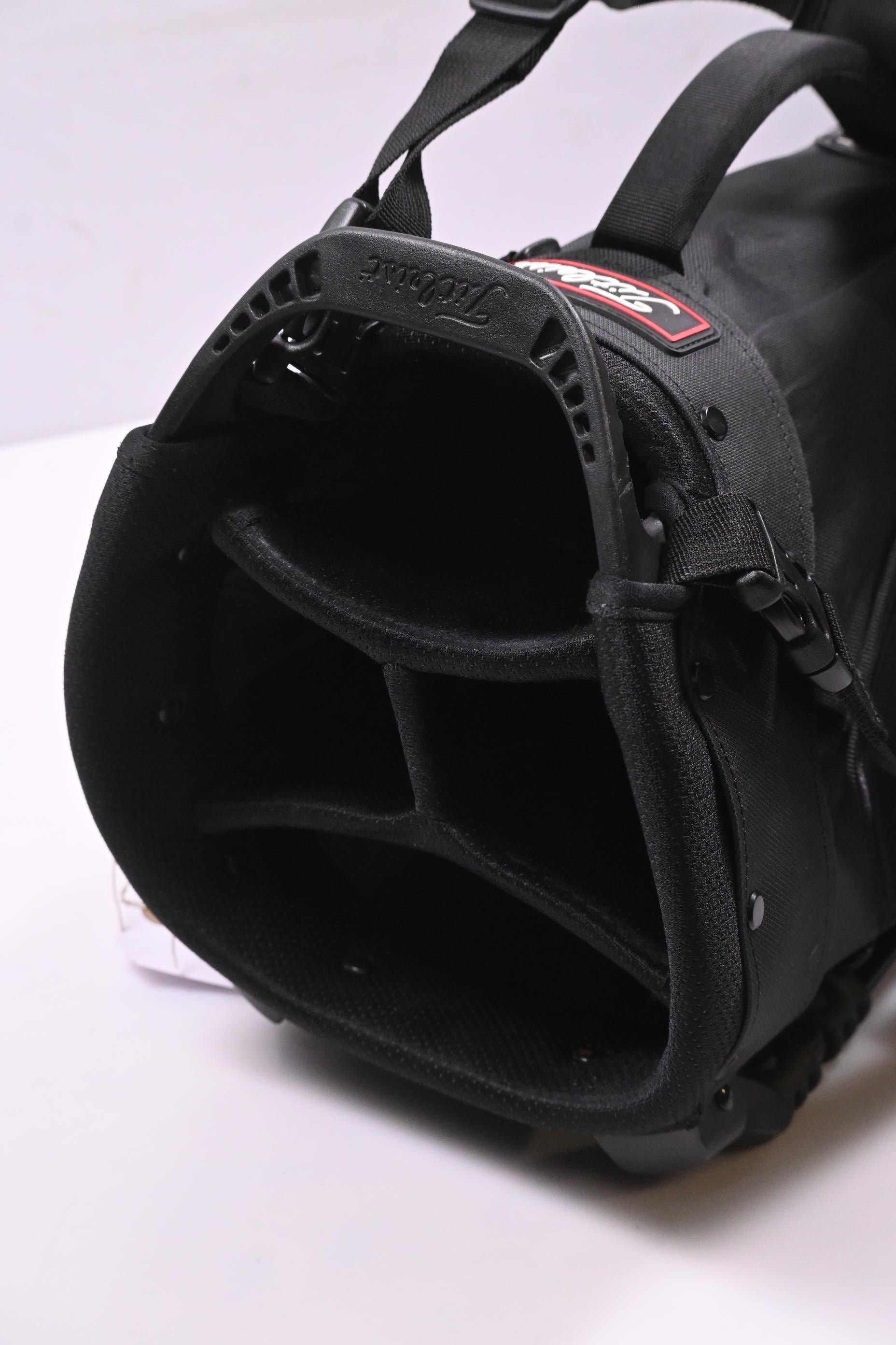 Titleist Players 4 Stand Bag / 4-Way Divider / Black