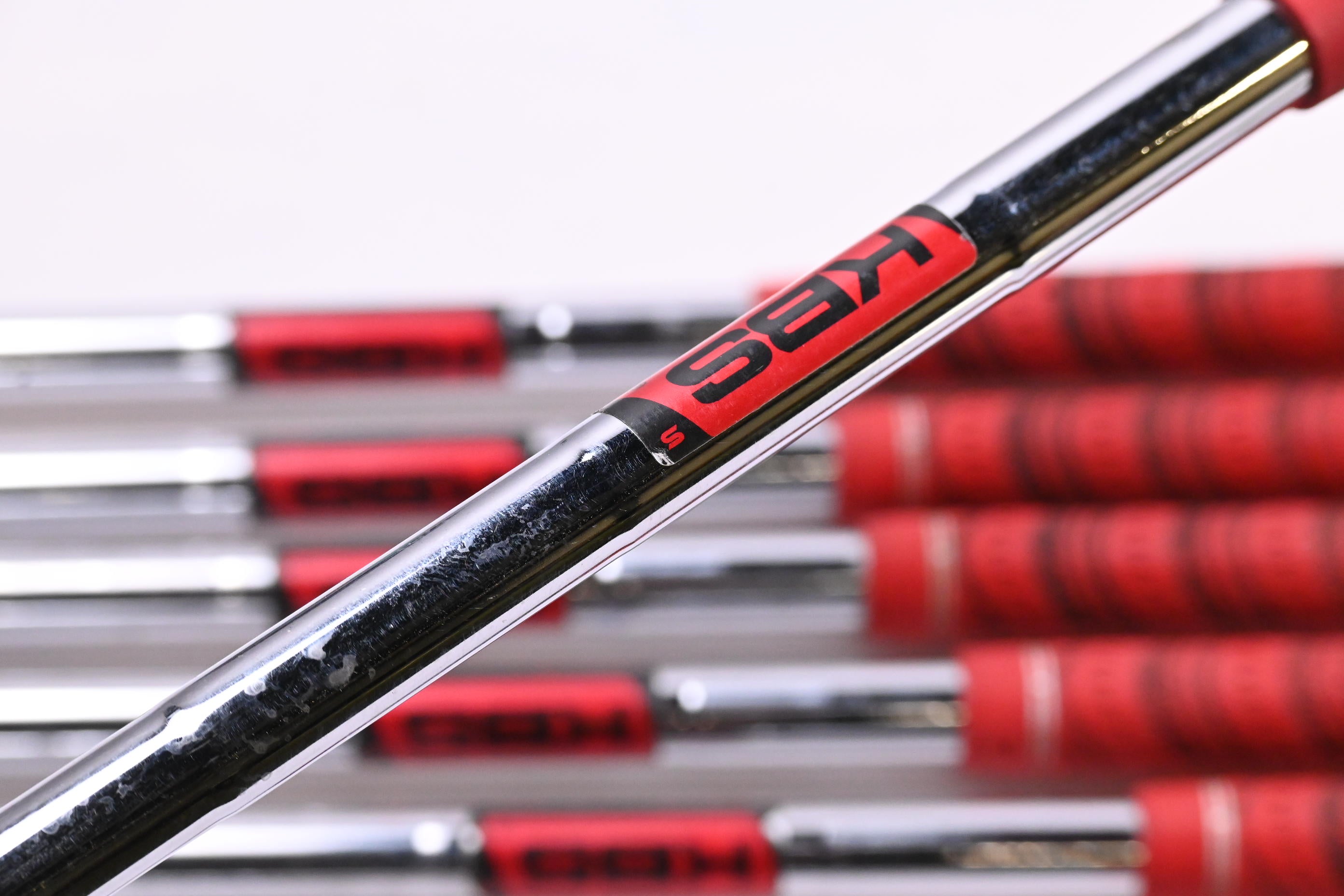 Taylormade SIM Max Irons / 5-PW+GW / Stiff Flex KBS Tour Shafts