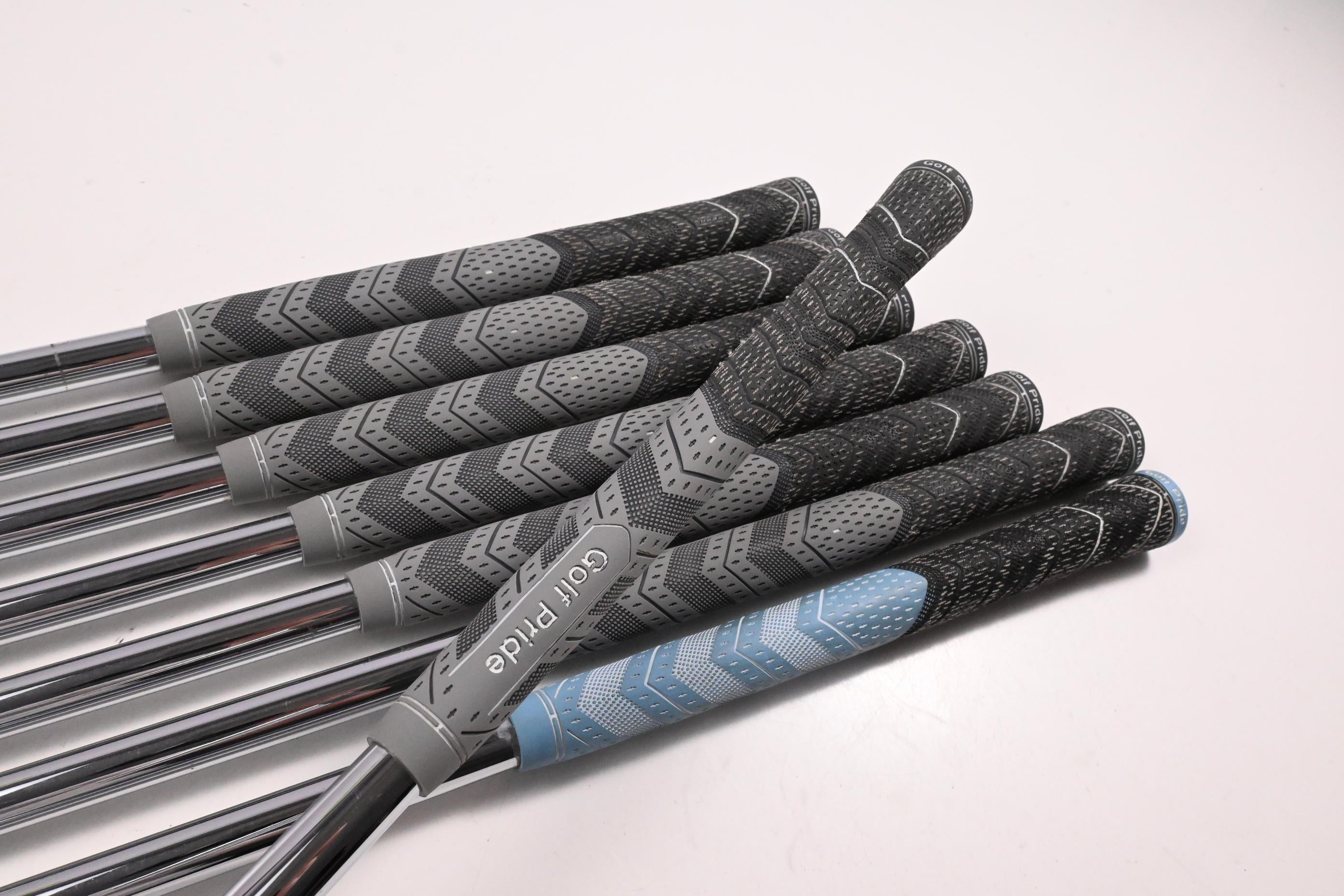 Callaway RAZR X Tour Irons / 4-PW+AW / Stiff Flex Project X / 3.25 Inch Longer