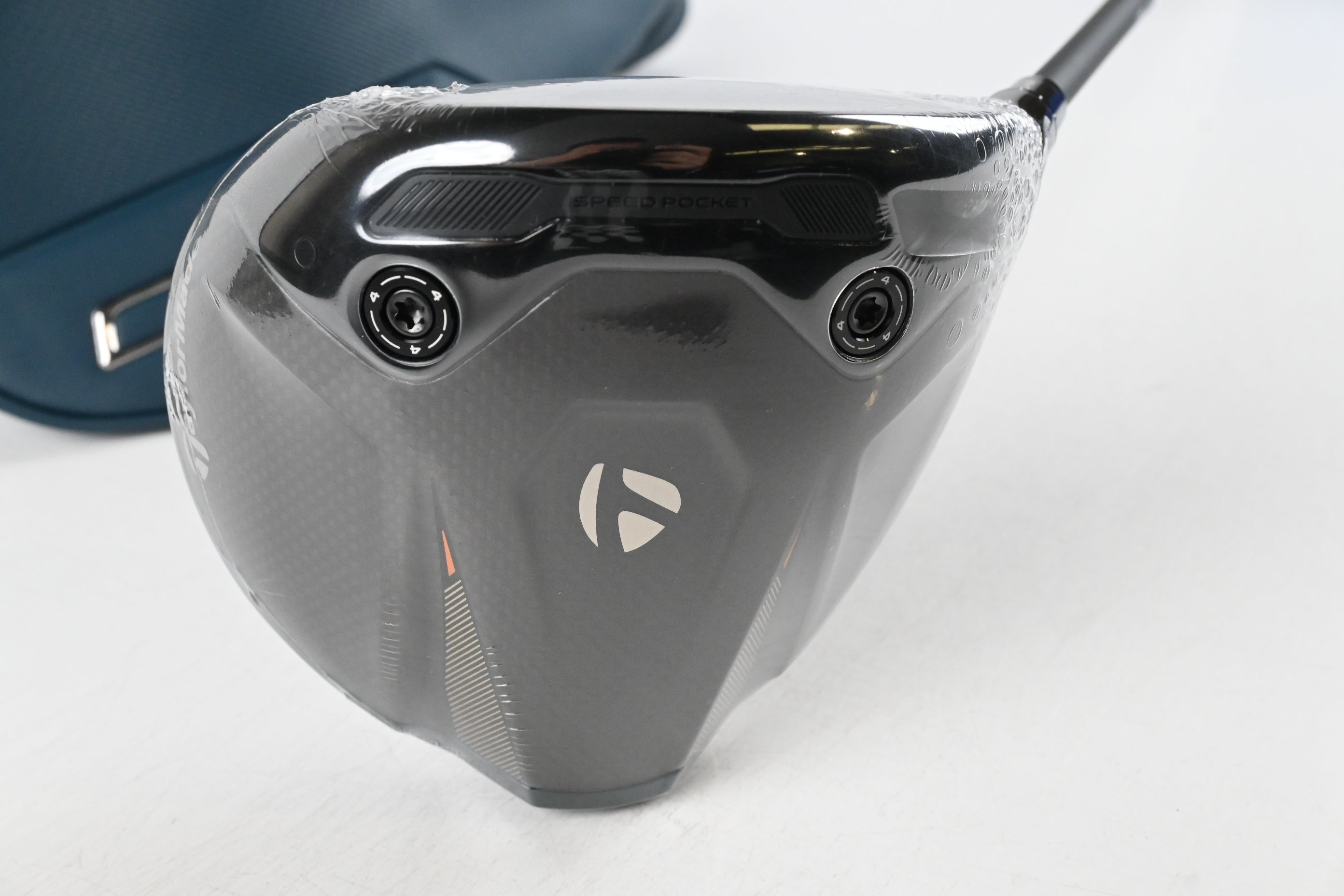 Taylormade Qi4D Driver / 10.5 Degree / Stiff Flex Reax Blue 50 Shaft