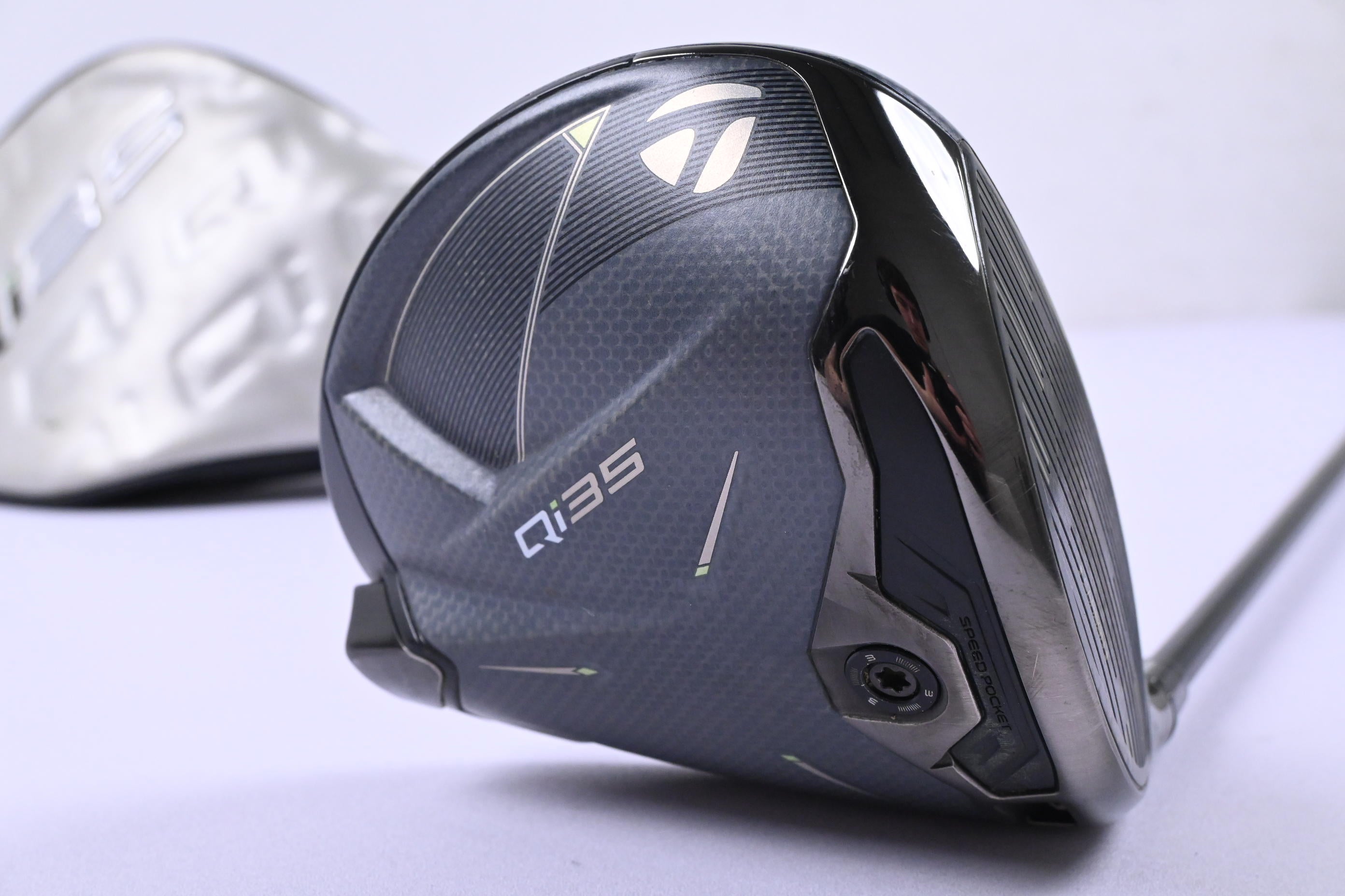 Taylormade Qi35 Driver / 10.5 Degree / Regular Flex Ventus Blue 5 Shaft