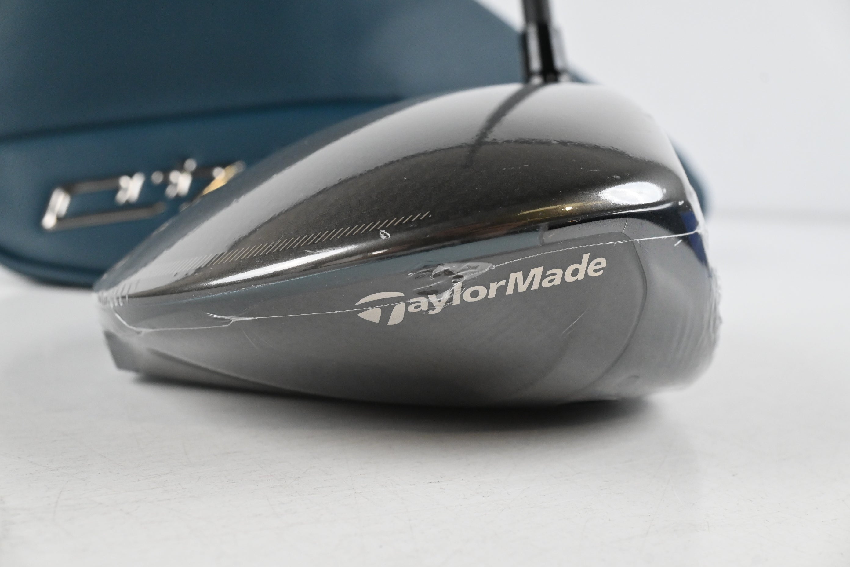 Taylormade Qi4D Driver / 10.5 Degree / Stiff Flex Reax Blue 50 Shaft